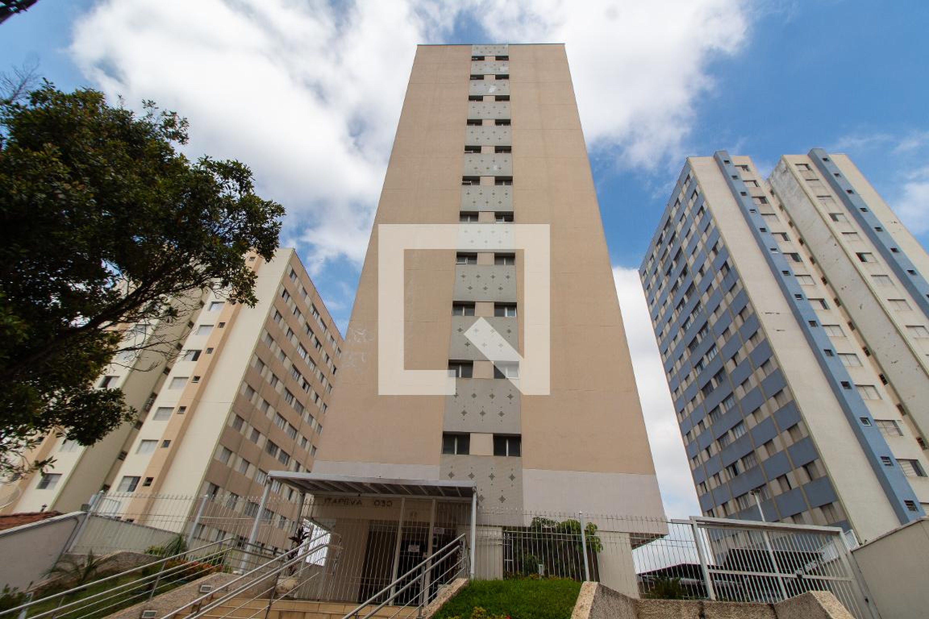 Fachada Condomínio em Rua Uruguaiana, 1030