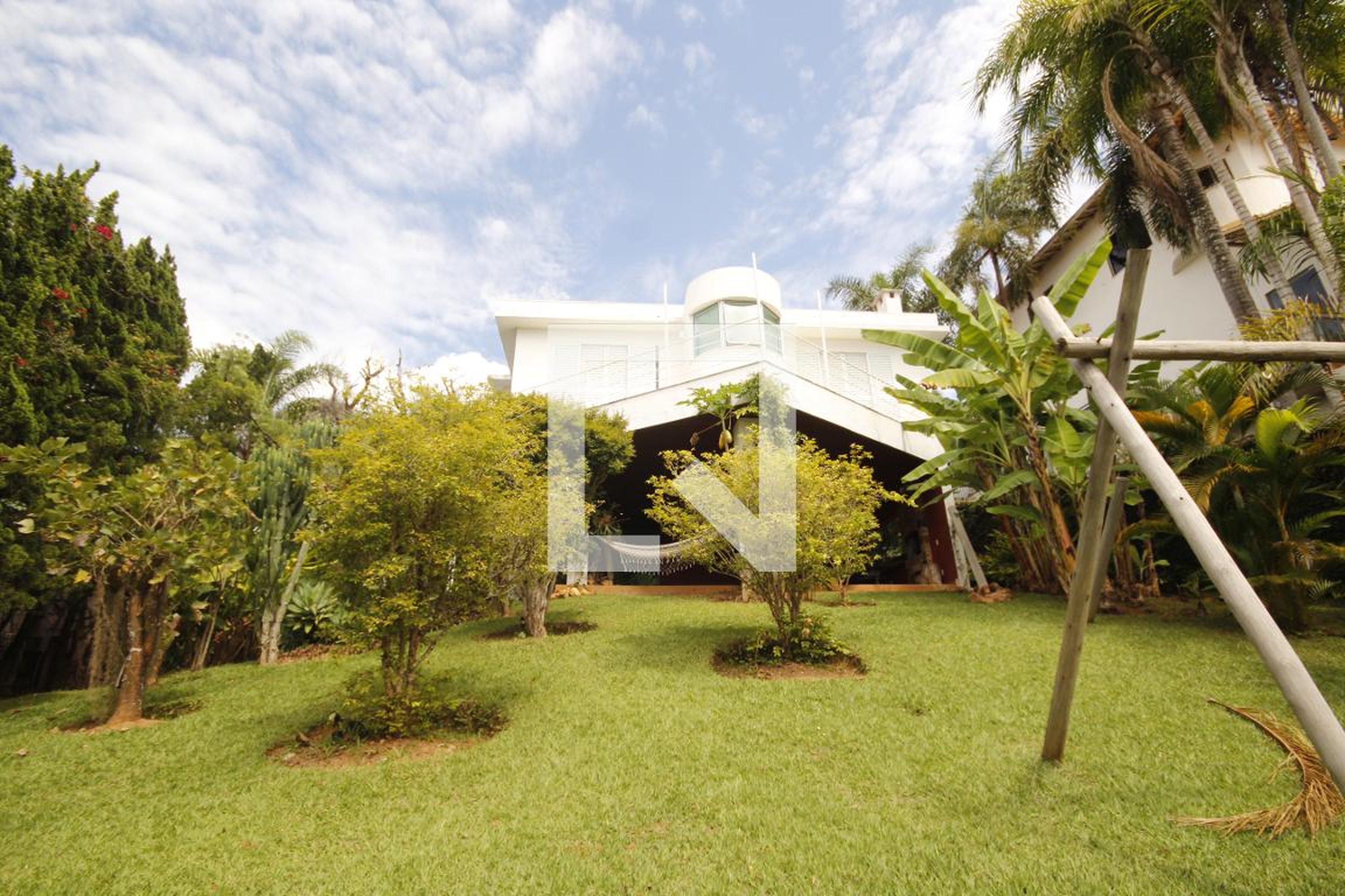 fachada Condomínio em Rua Bromélias, 1207