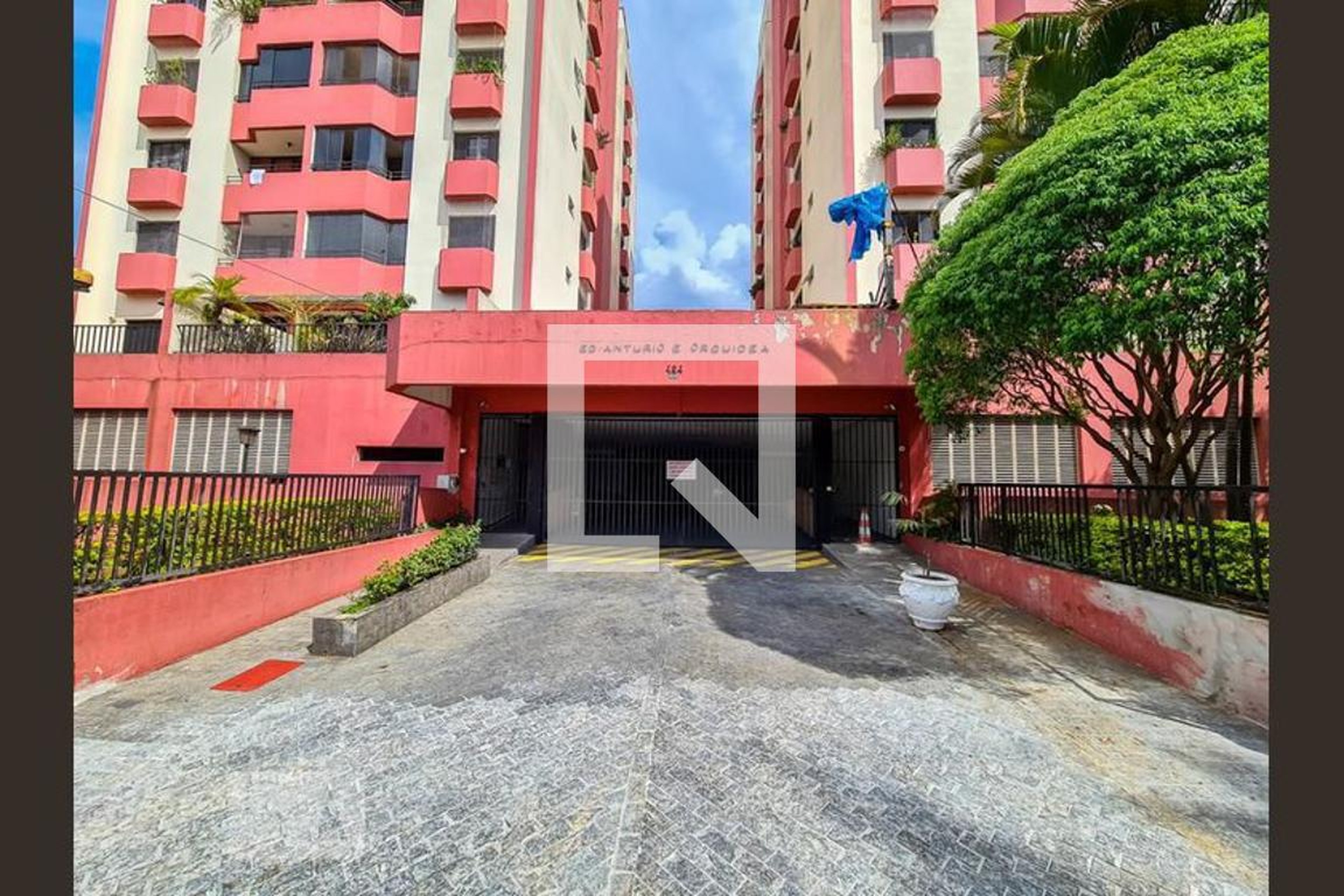 Fachada Condomínio em Avenida Henri Janor, 414