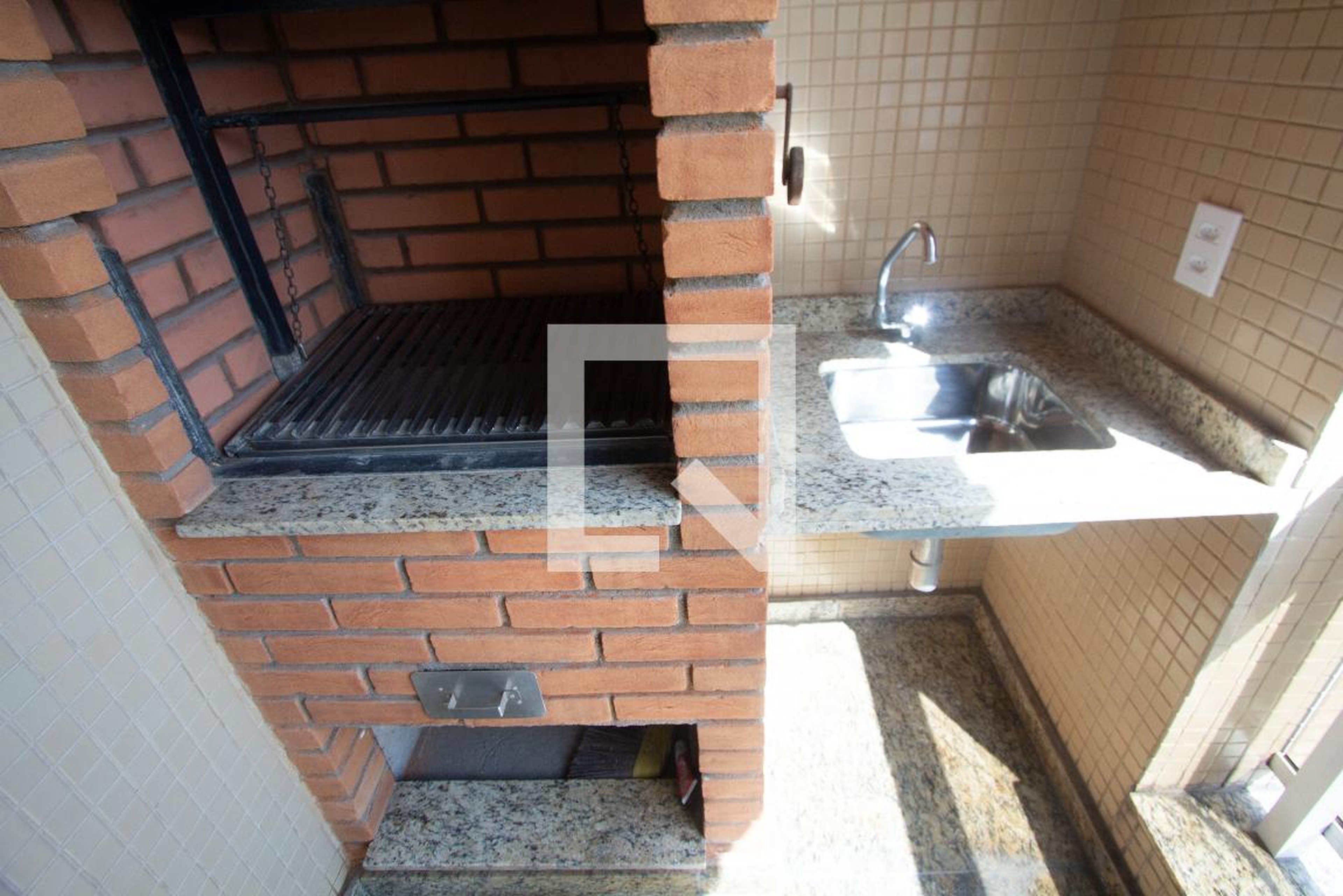 Churrasqueira - Edificio Gisanroan