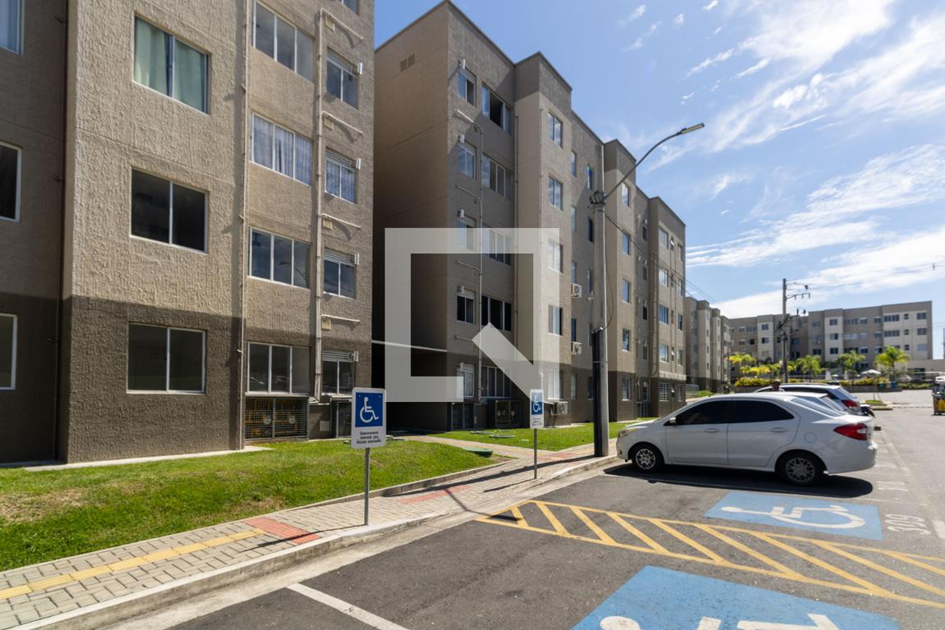 Fachada do Prédio Condomínio em Rua Olinda Ellis, 311