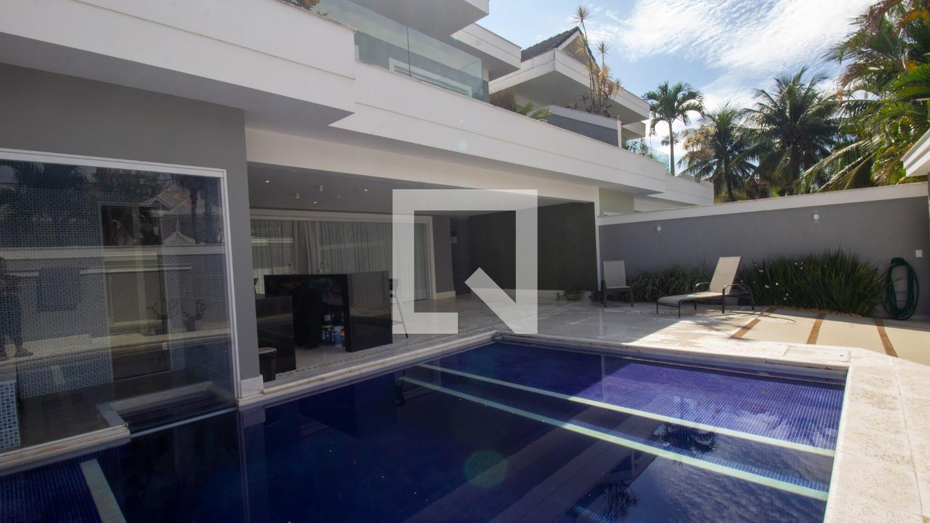 Piscina Condomínio em Rua Luís Orlando Cardoso, 610