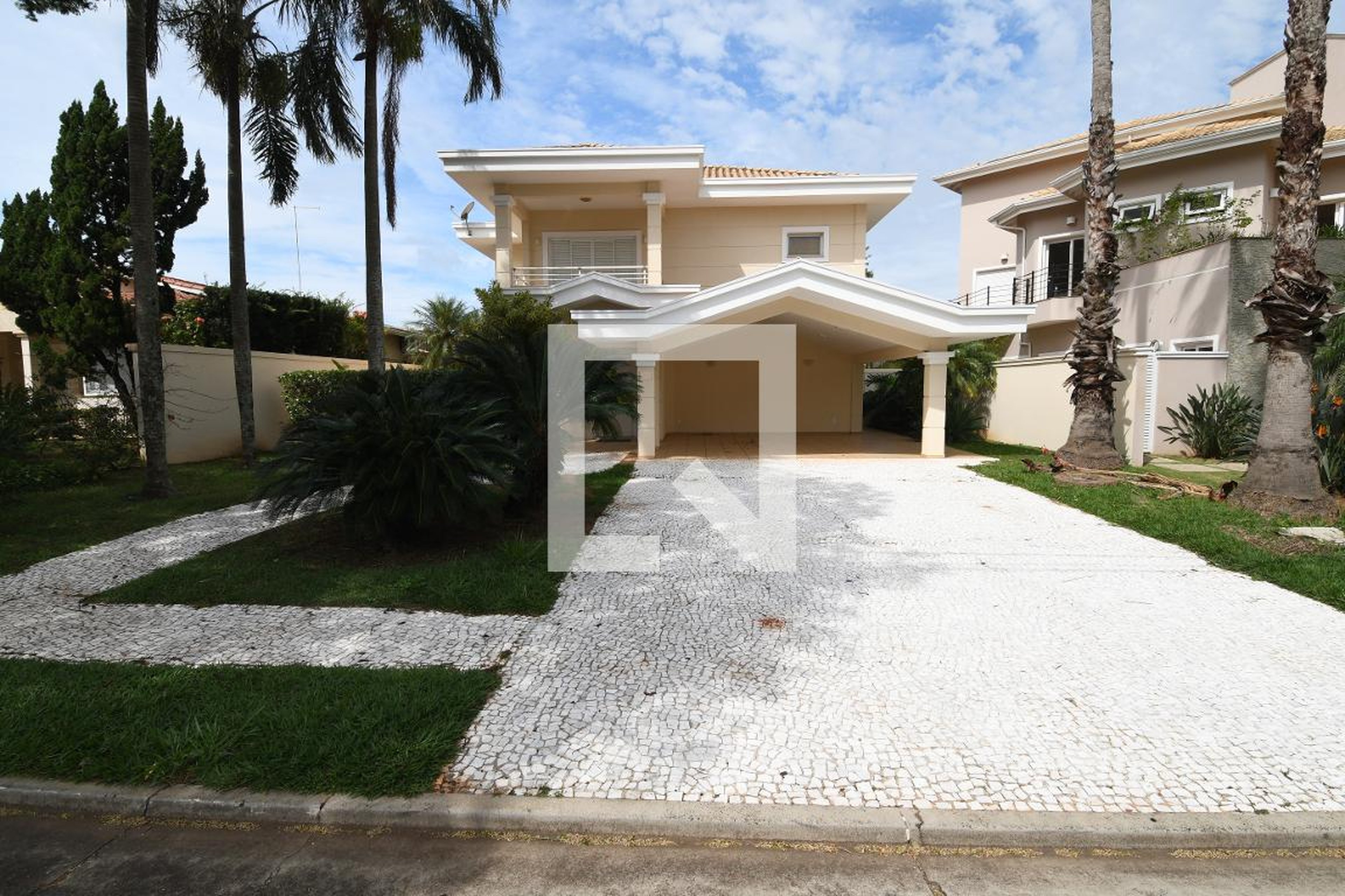 Fachada Condomínio em Rua Marfim, 943