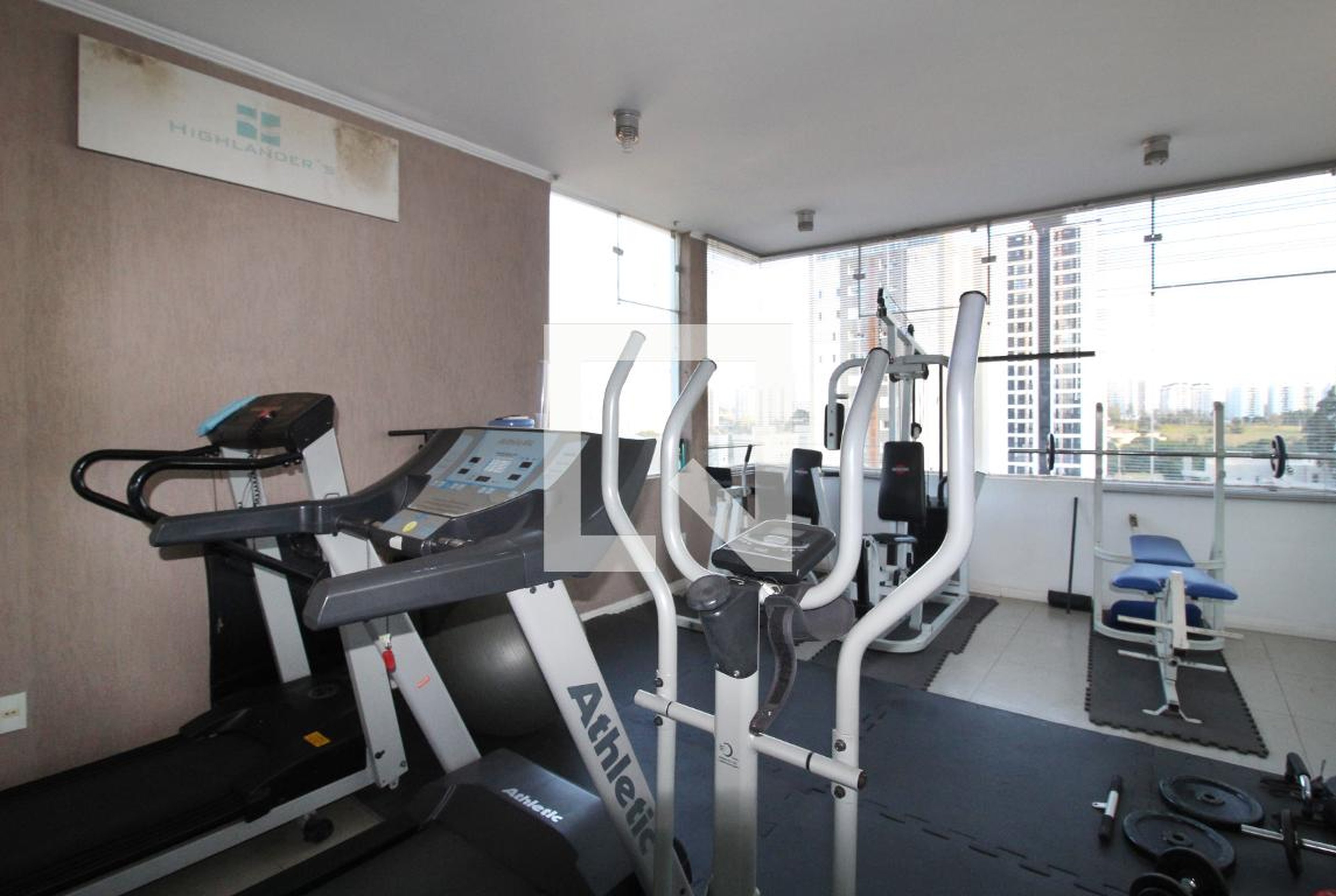 Academia - Highlanders Loft