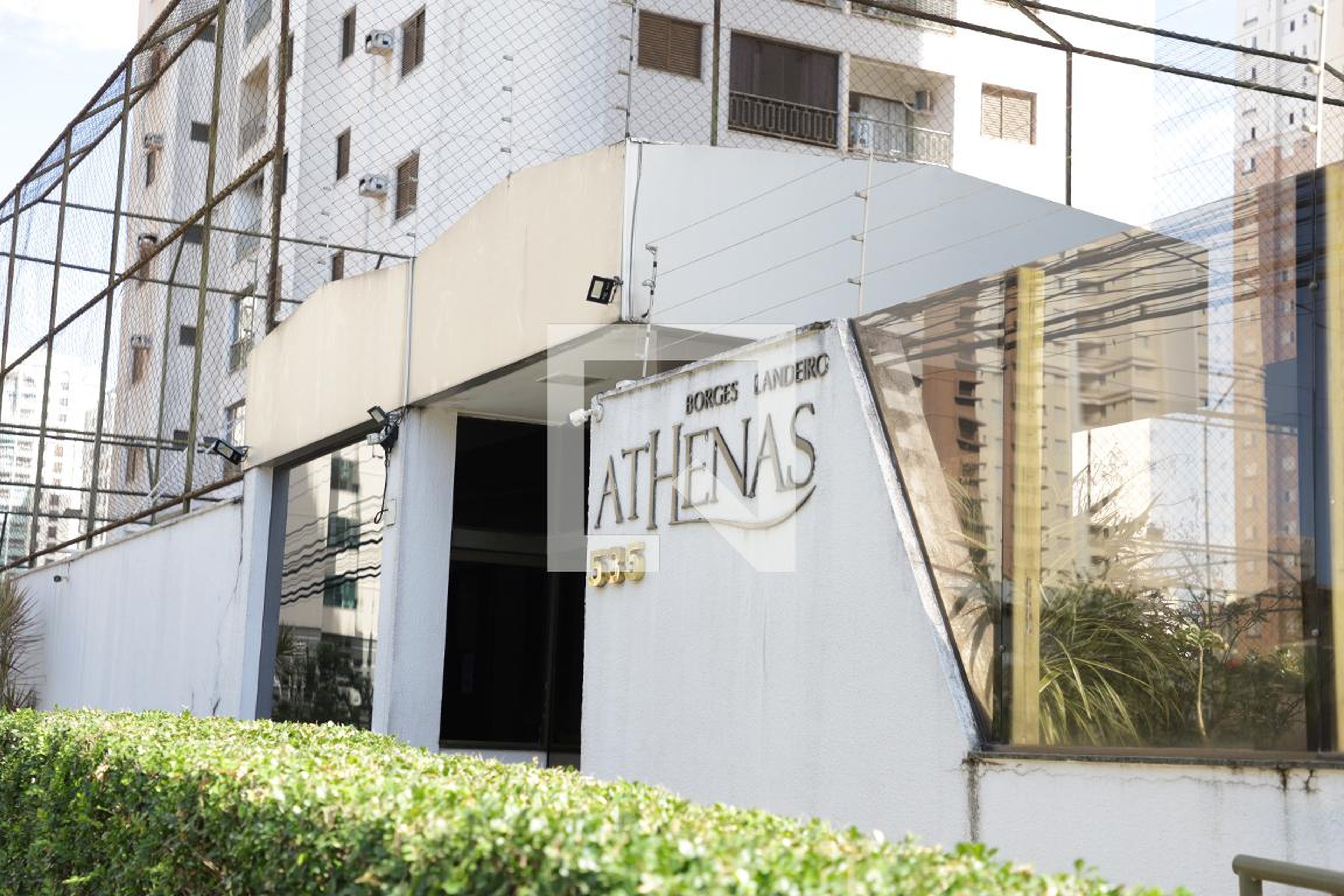 Fachada Condomínio em Avenida da Serrinha, 535