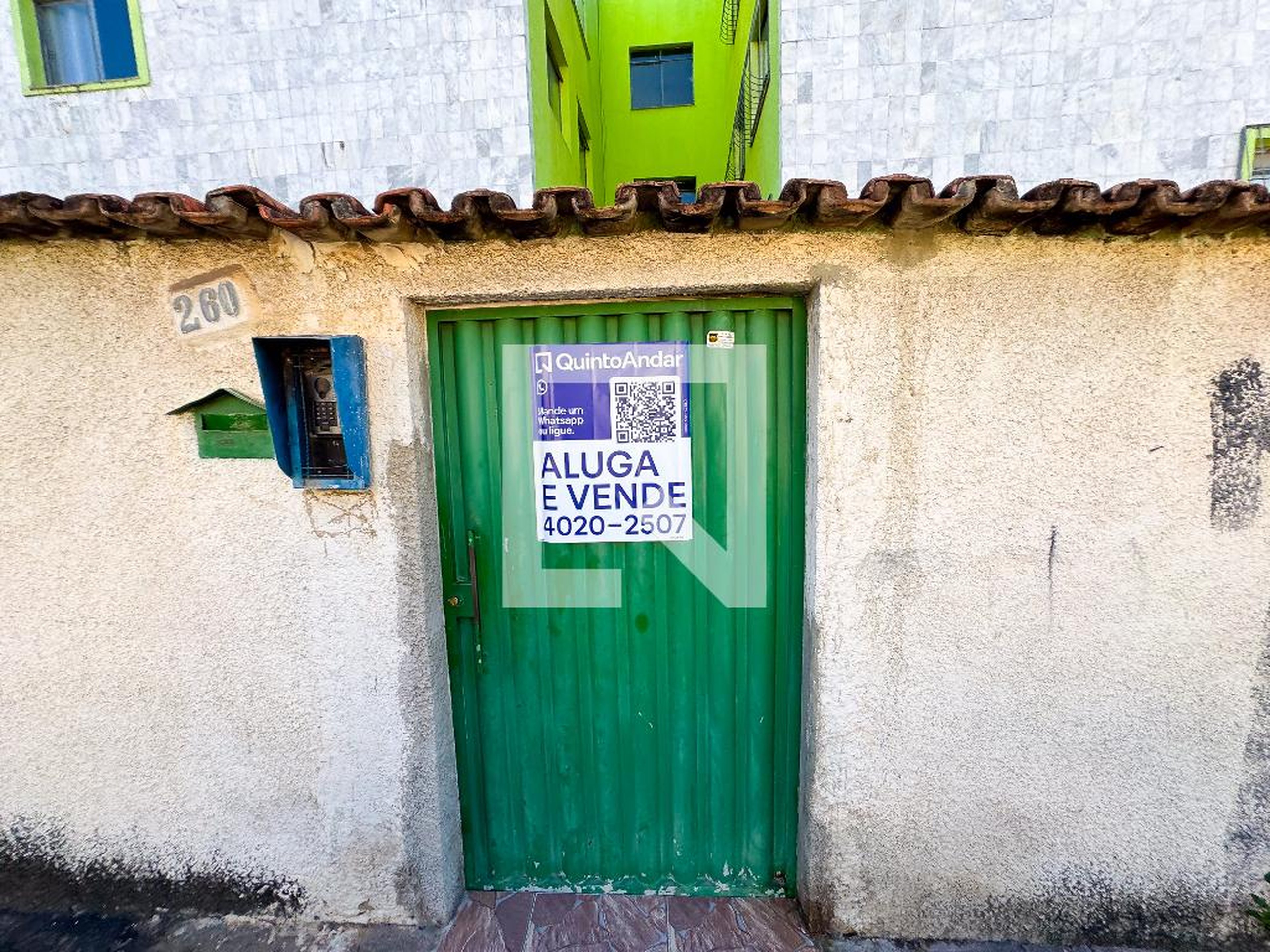 Fachada Condomínio em Rua Ana Ribeiro, 260