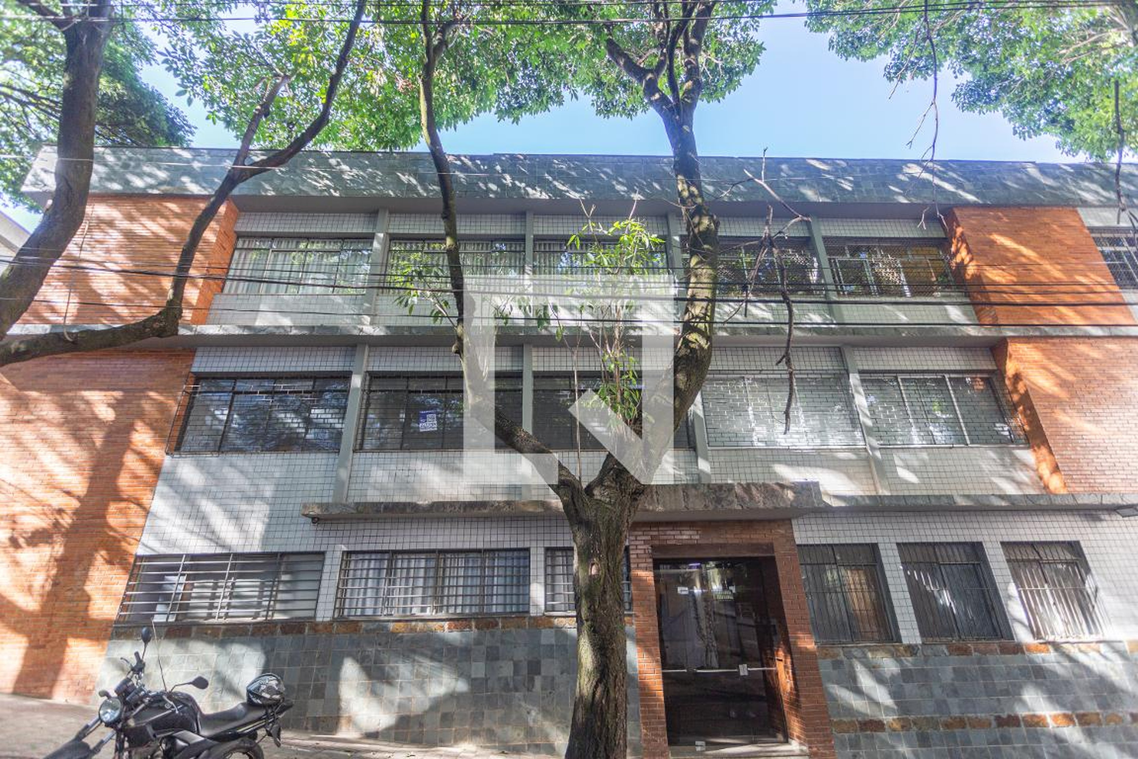 Fachada Condomínio em Rua Sábino Barroso, 167