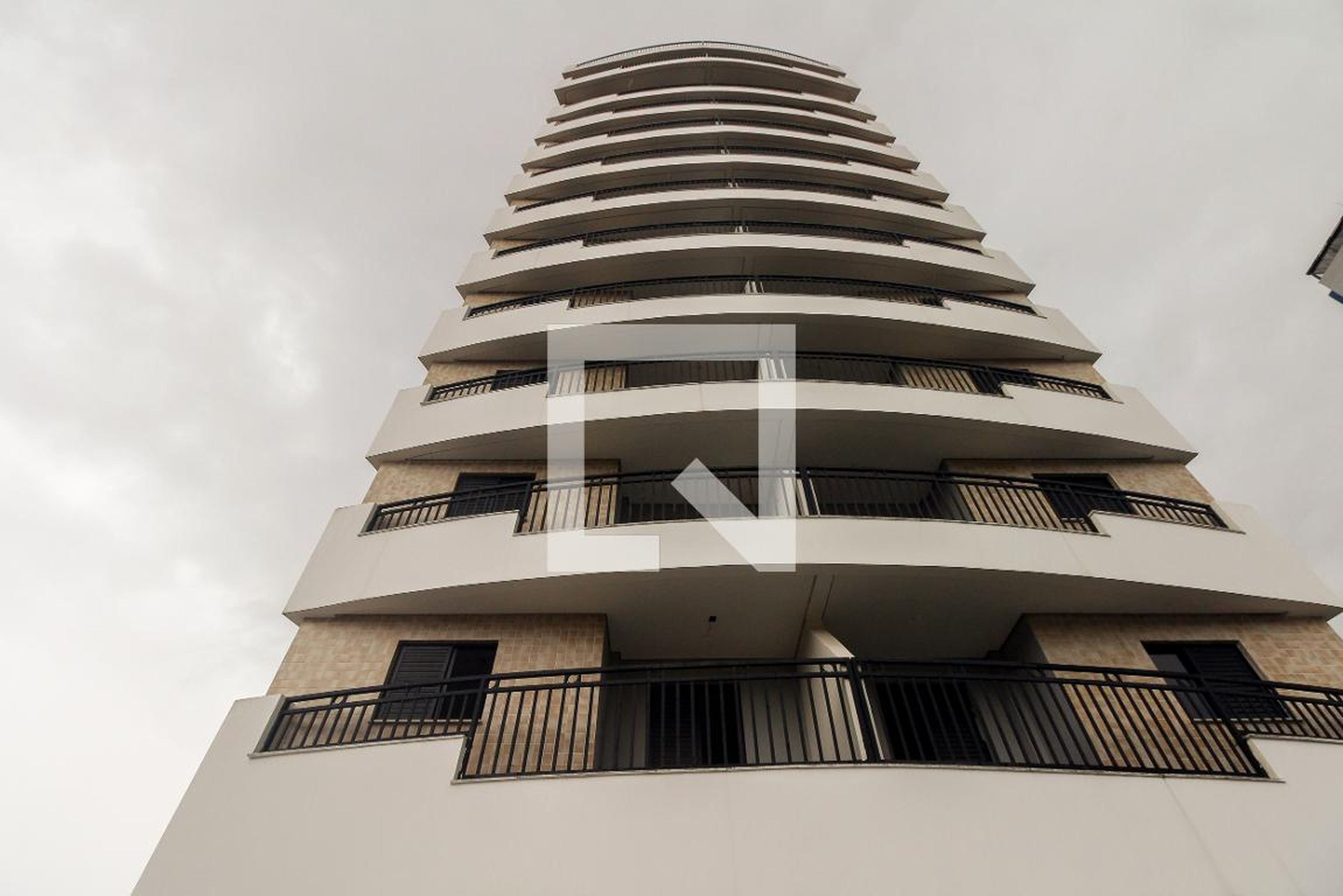Fachada Condomínio em Rua José Flávio, 274