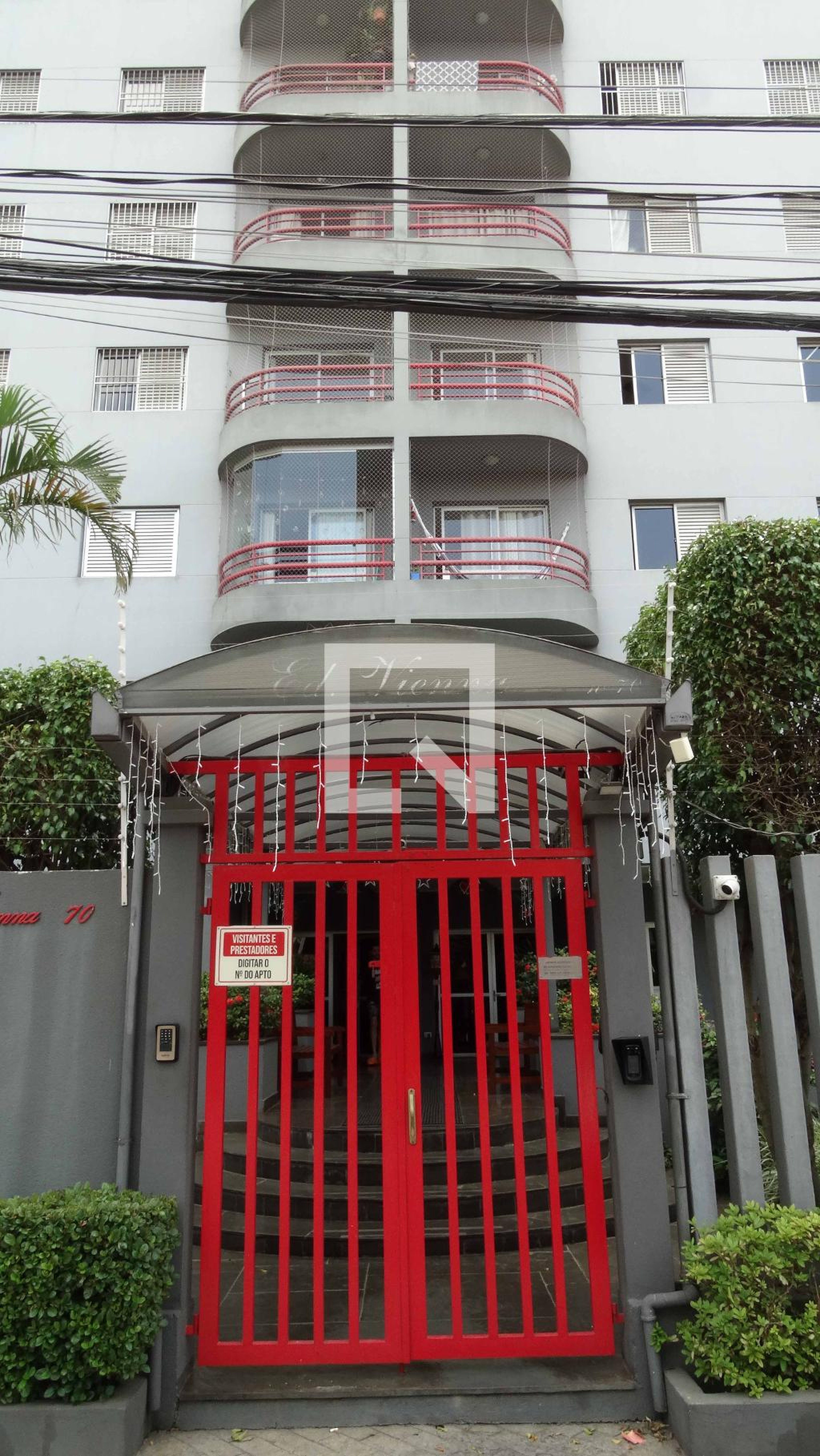 Fachada do Prédio Condomínio em Rua Antônia Bizarro, 70