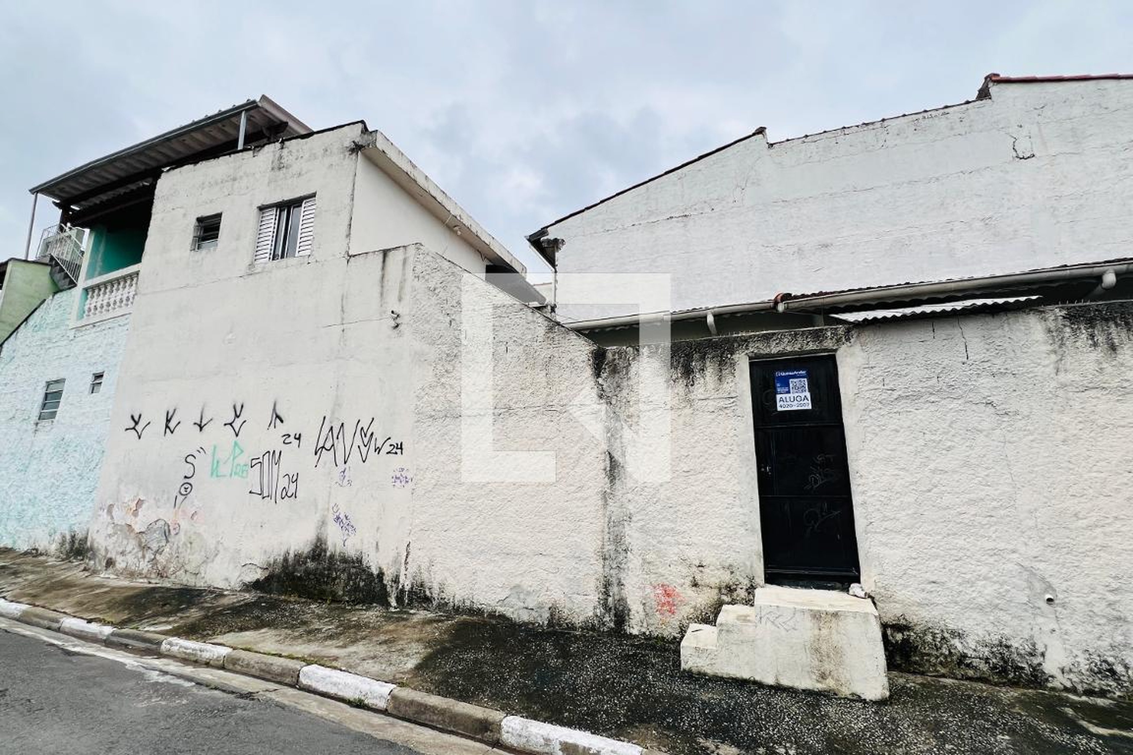 Fachada Condomínio em Rua Jandira, 294