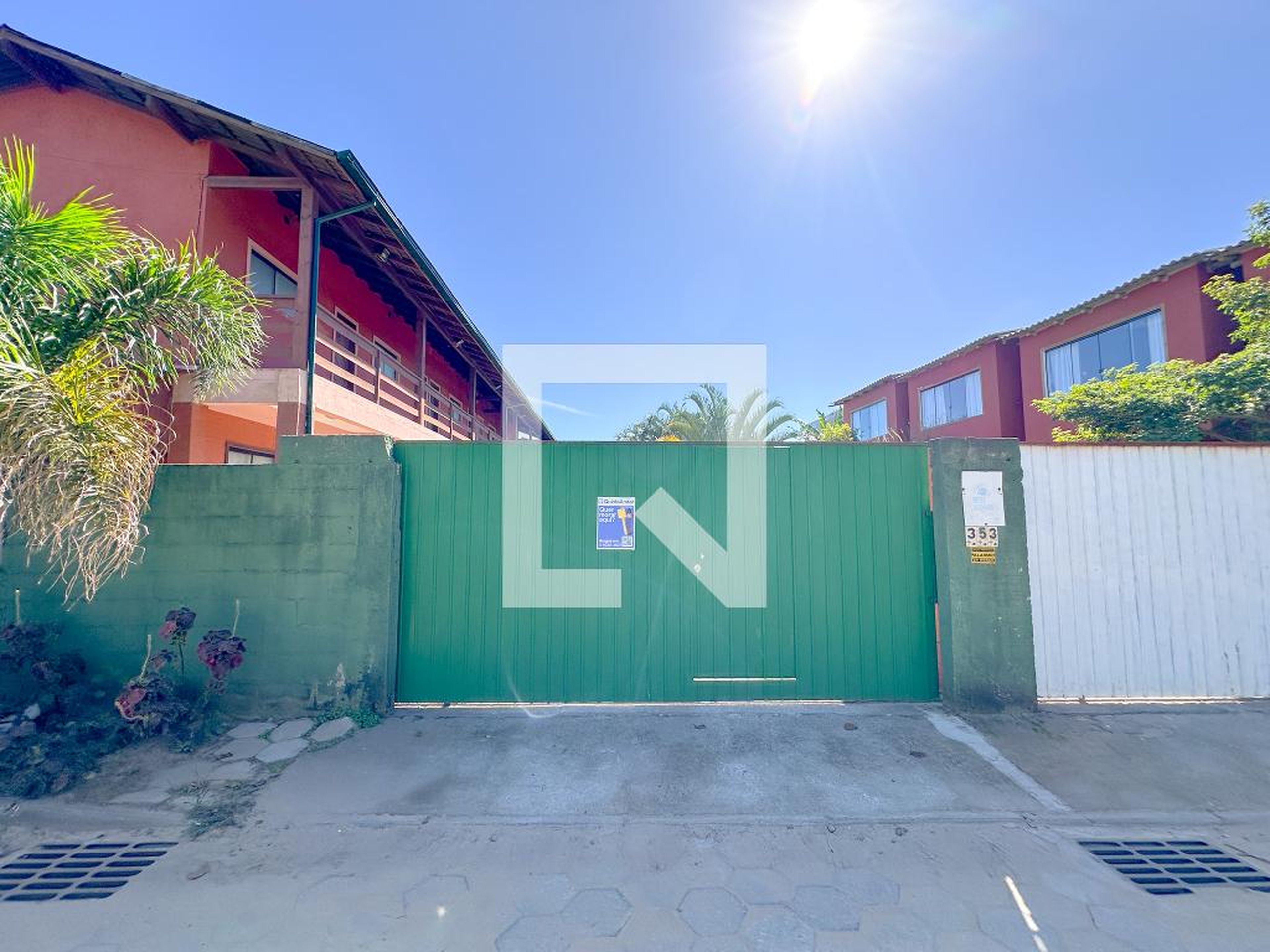 Fachada Condomínio em Servidão Caminho das Orquideas, 353