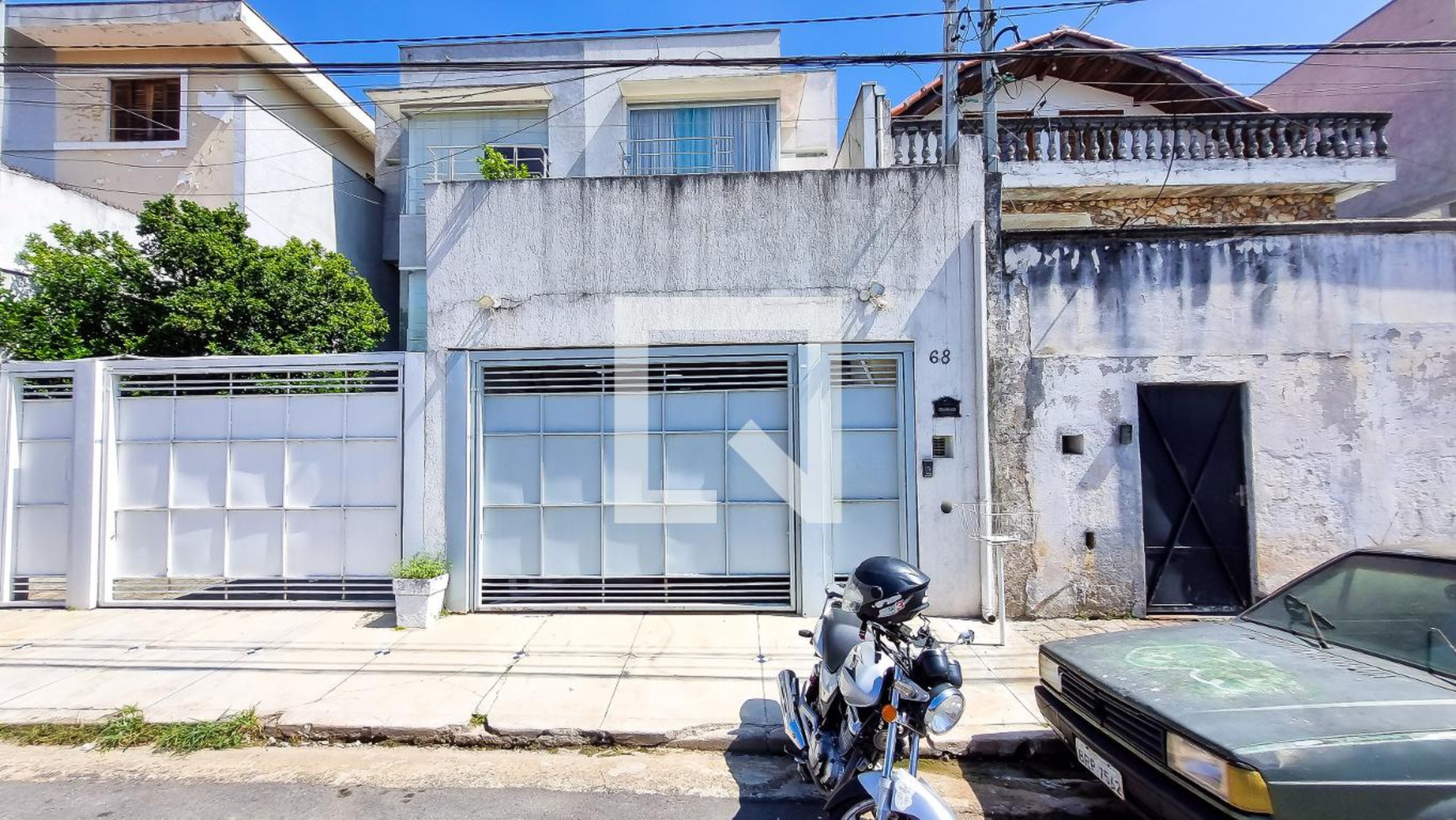 Fachada Condomínio em Rua Ascenso Ribeiro, 68