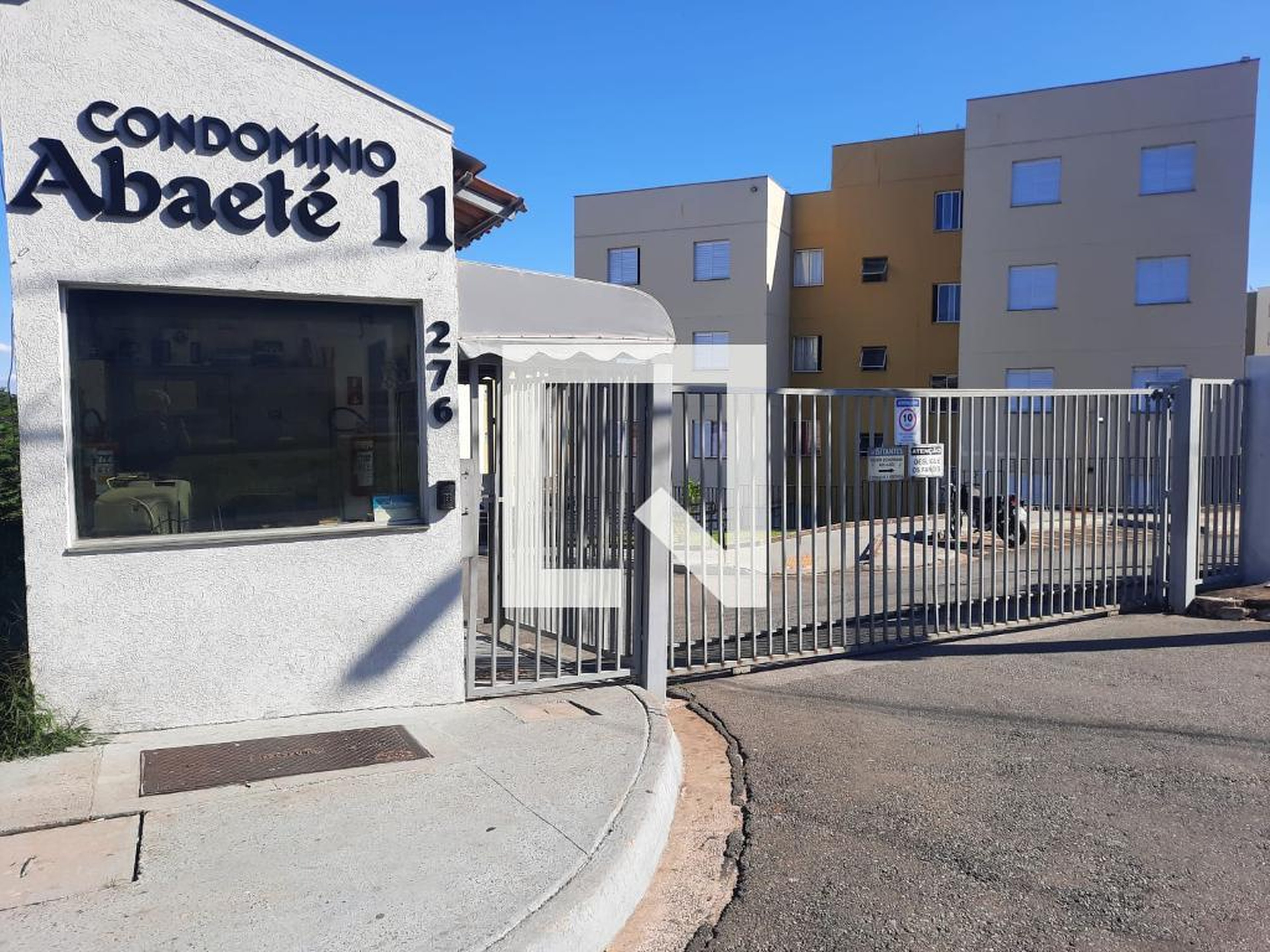 Fachada Condomínio em Avenida Eduardo Alves de Lima, 279