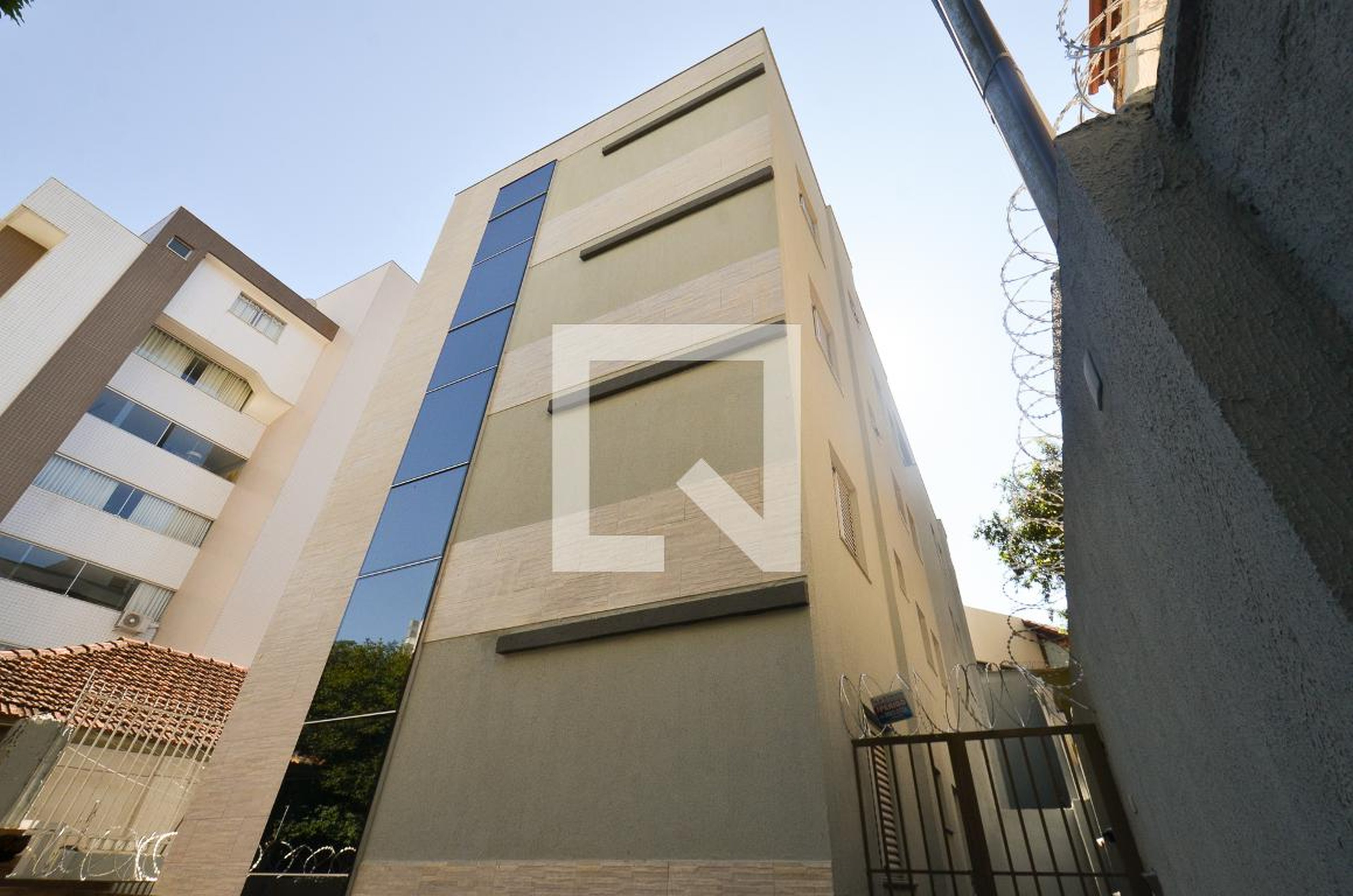 Fachada Condomínio em Rua do Ouro, 689