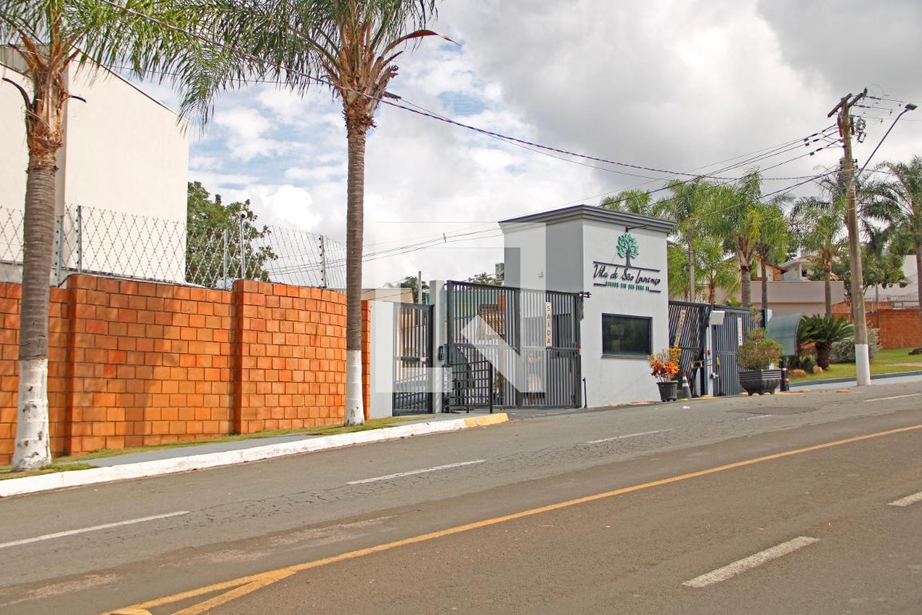 Fachada Condomínio Vila de São Lourenço