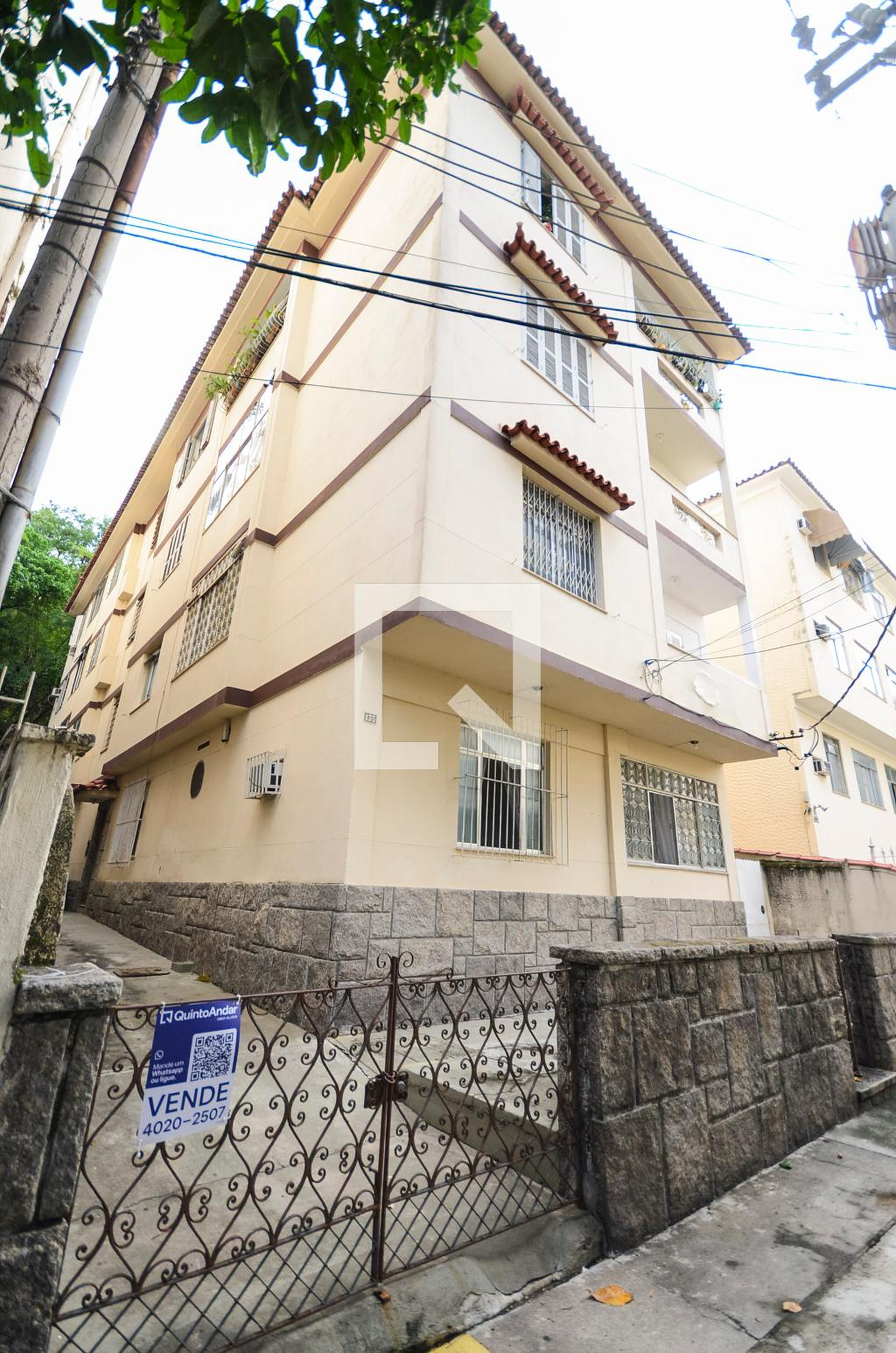 Fachada Condomínio em Rua Heber de Bôscoli, 135