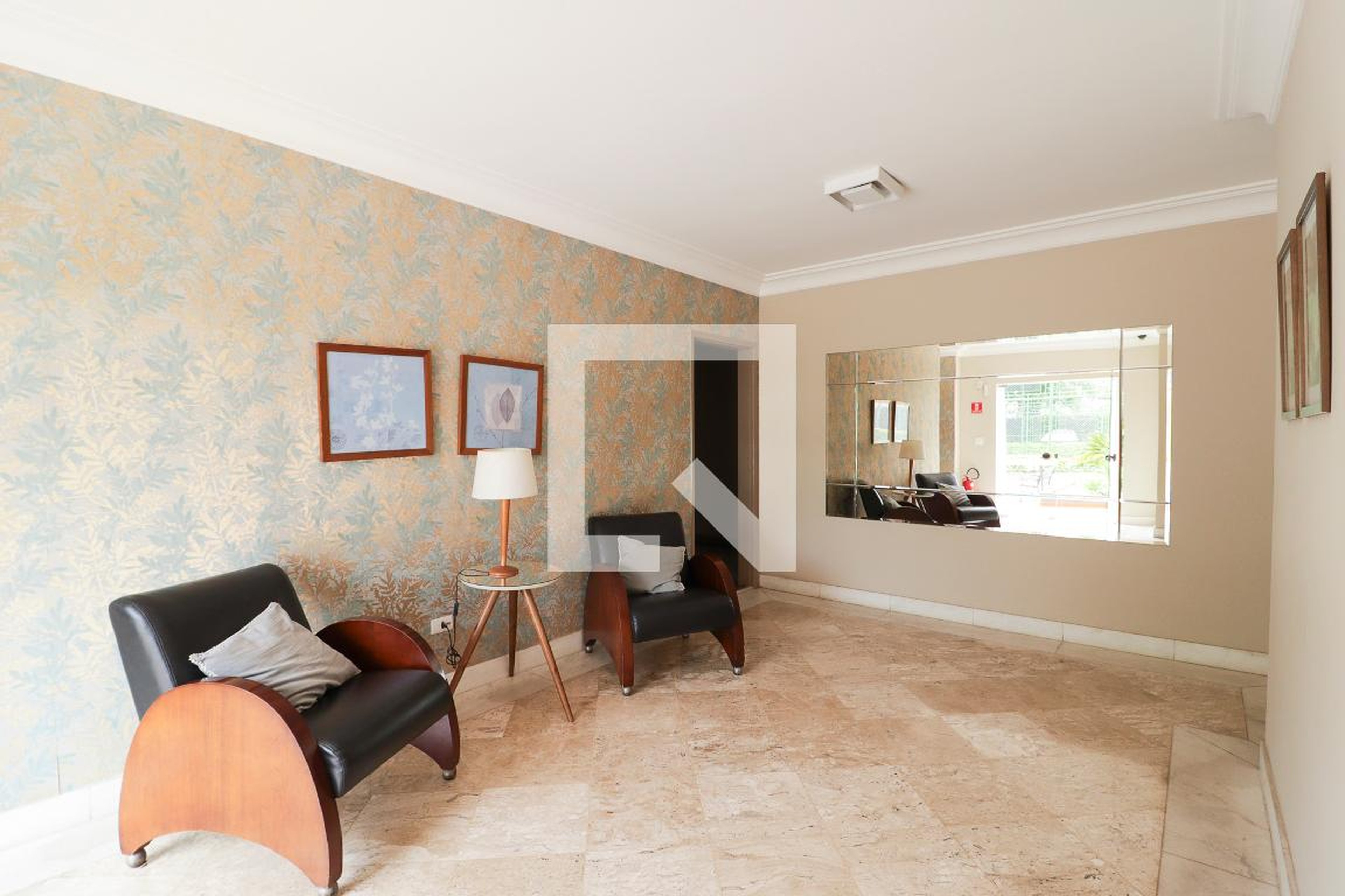 Hall - Ilhas Gregas - Leonor