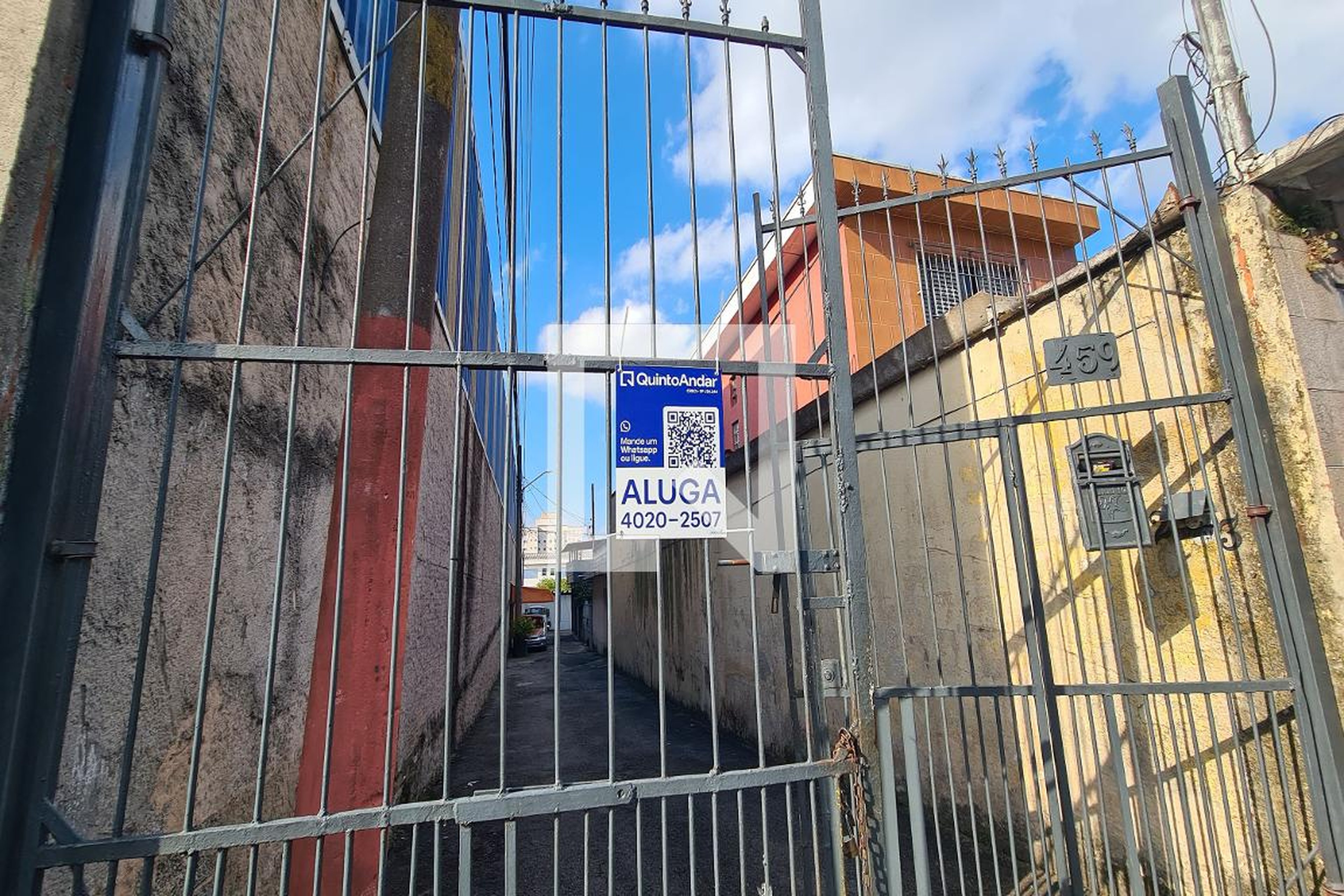 Fachada Condomínio em Rua Júlio Parigot, 459