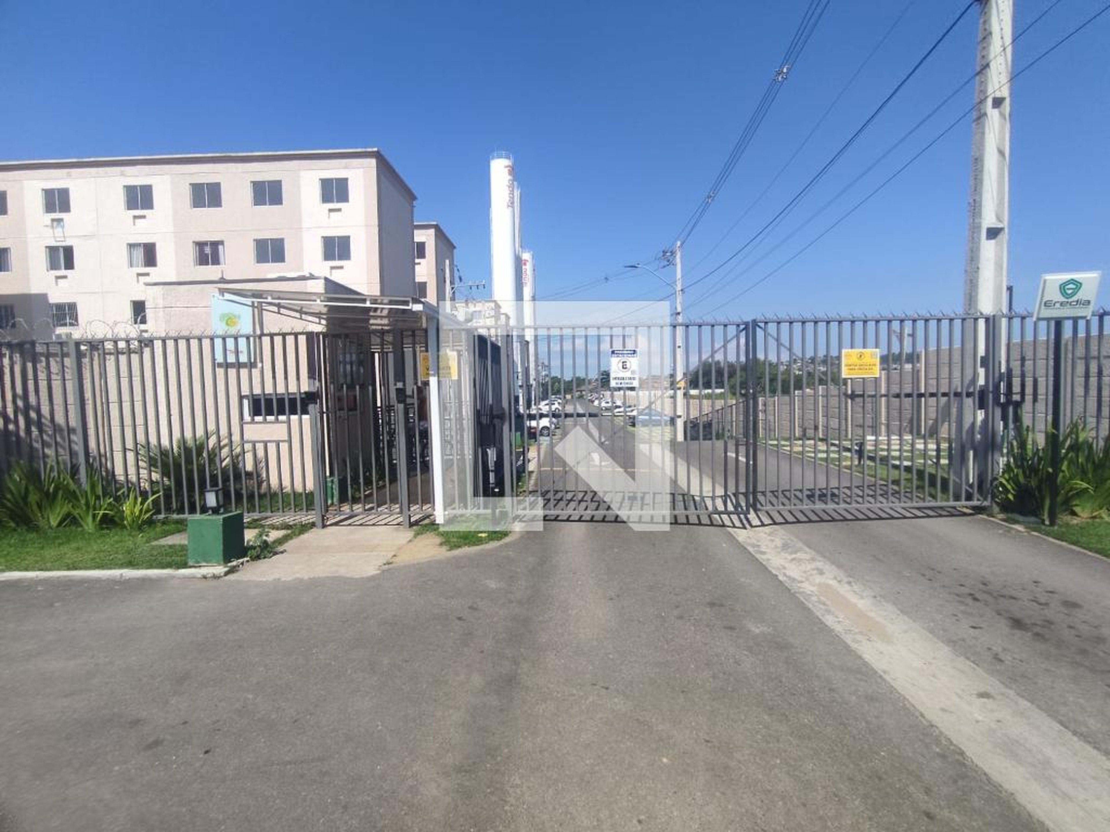 Fachada do Condomínio Condomínio em Rua Itaocara, 0