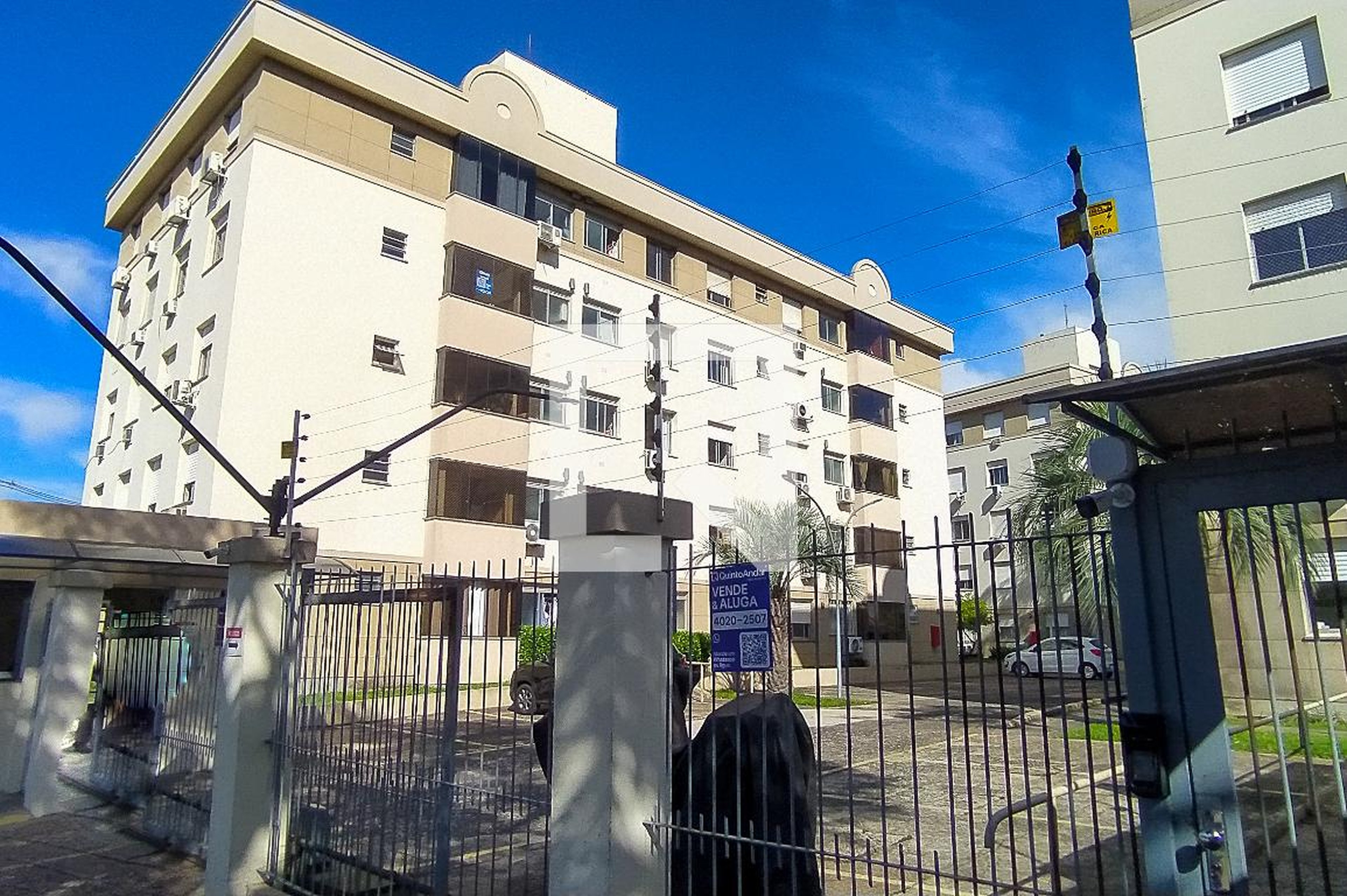 Fachada Condomínio em Rua Coronel Aparício Borges, 167