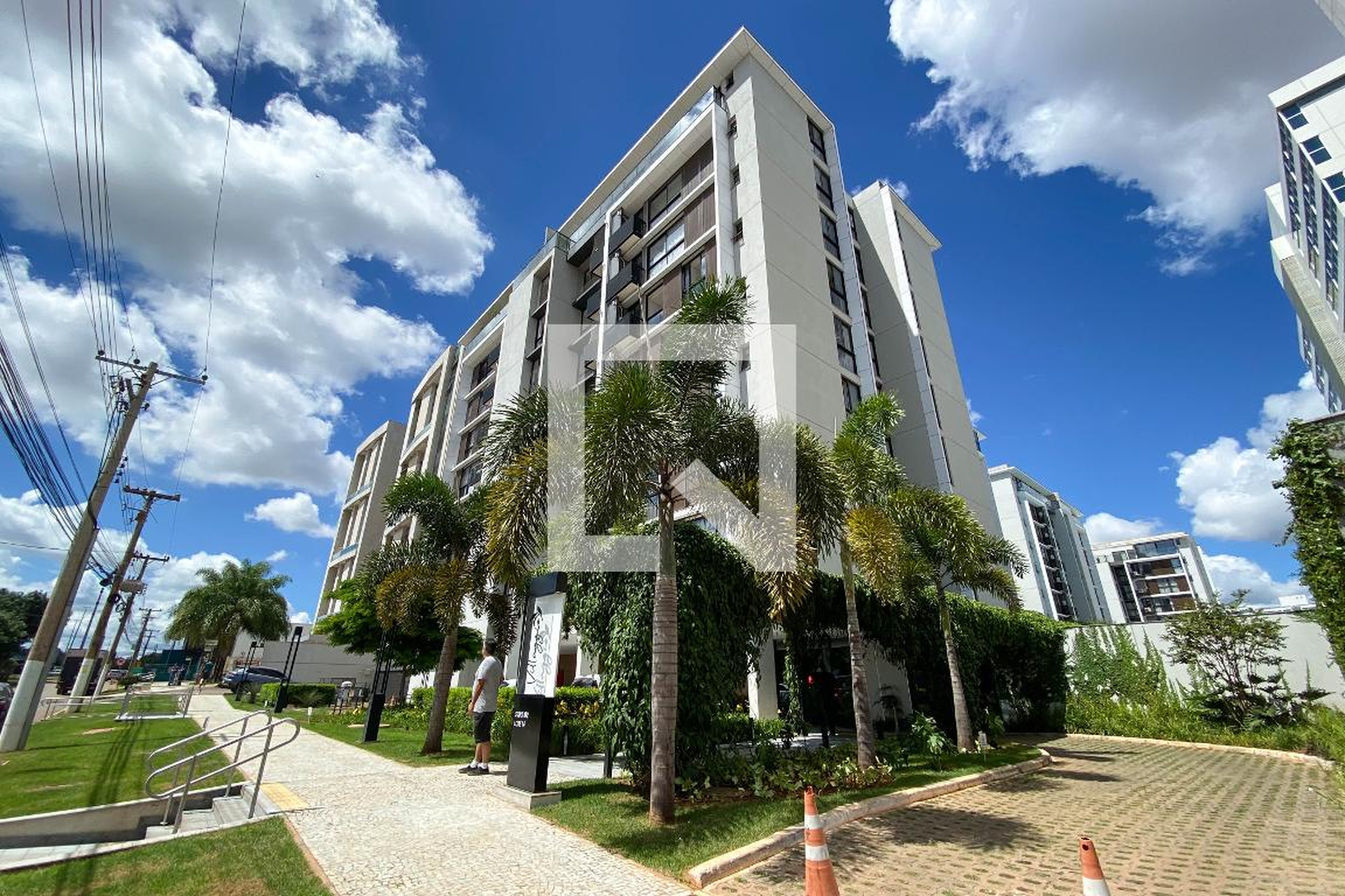 Fachada Condomínio em Sgcv, 14