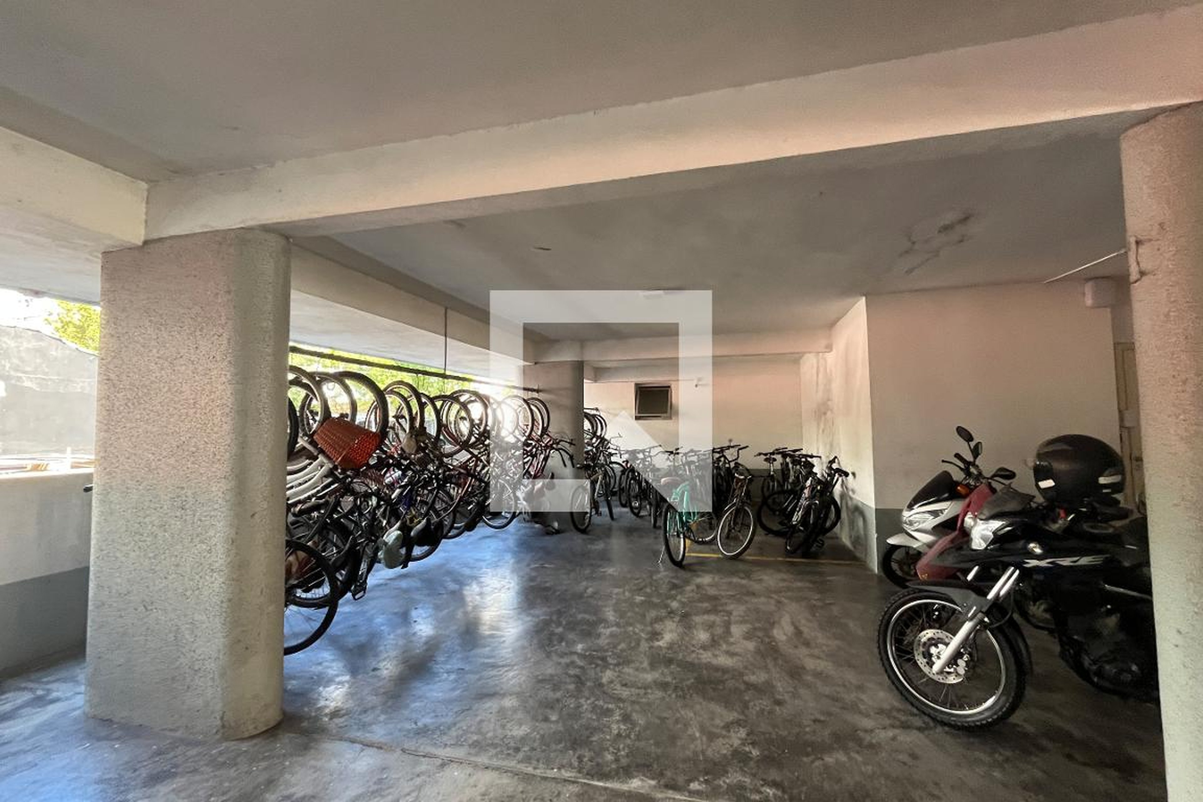 Bicicletário - Eiffel e Nobel