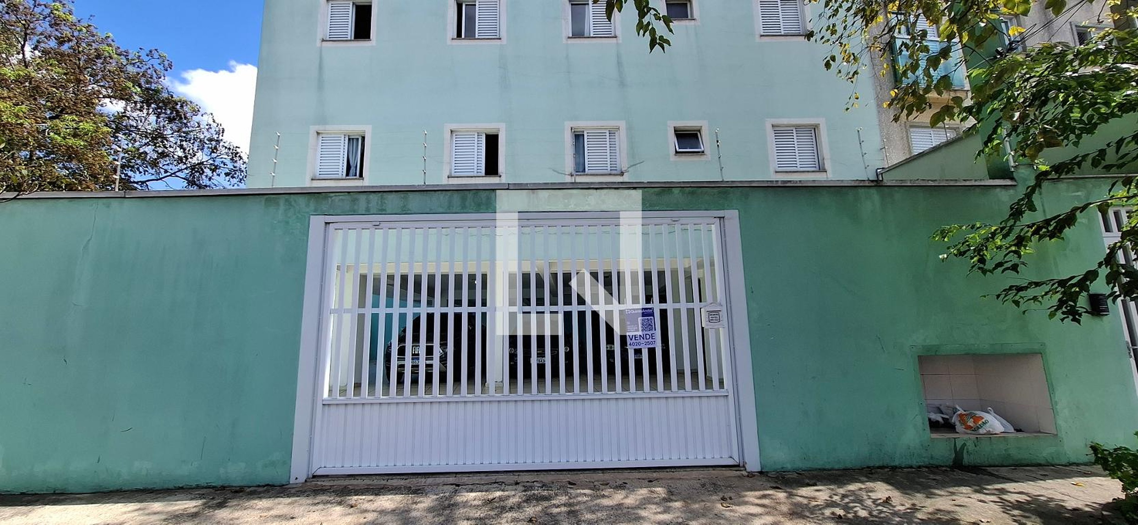 Fachada Condomínio em Rua Vinte e Quatro de Fevereiro, 684