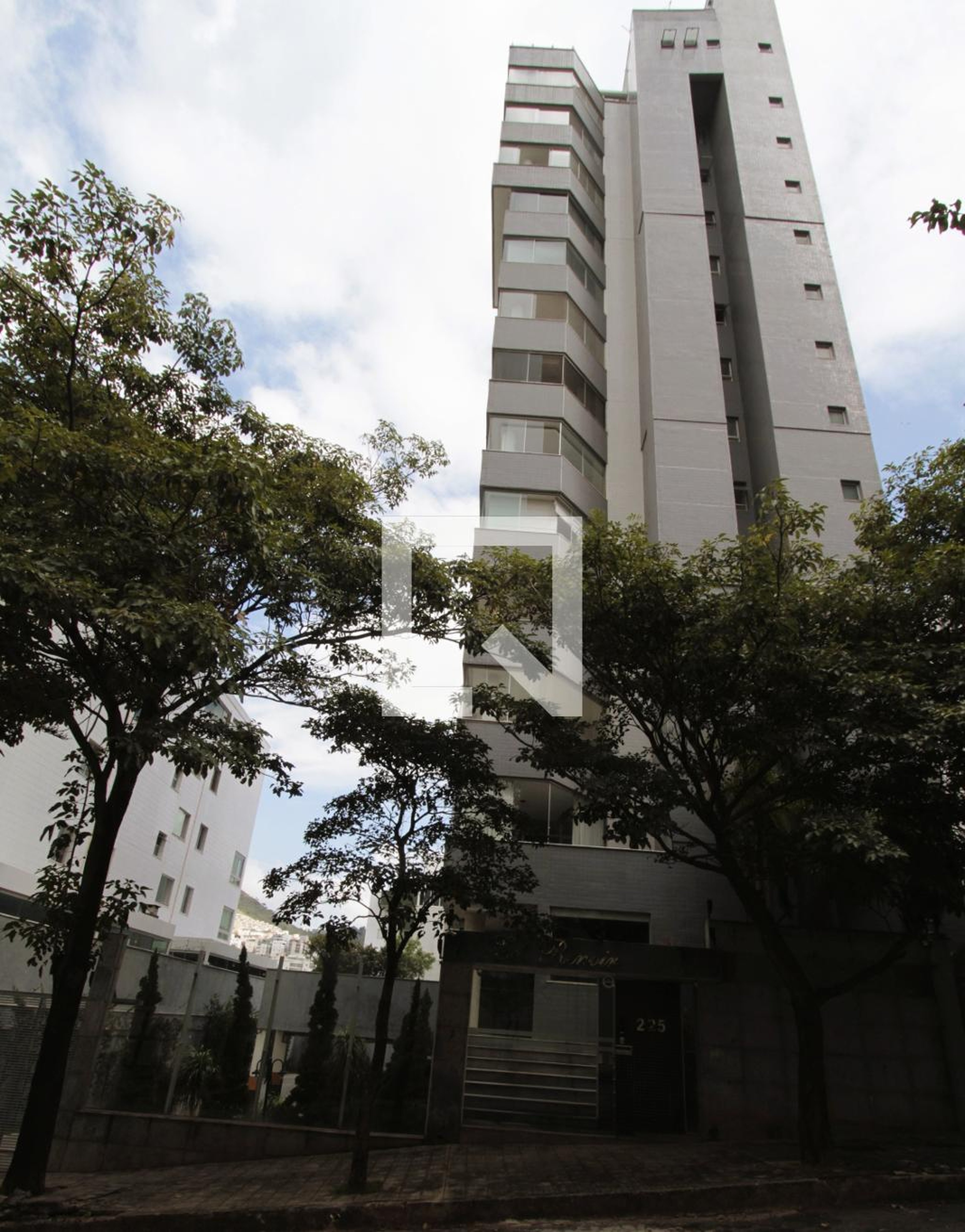 Fachada do Prédio Condomínio em Rua Silvio de Oliveira Martins, 225