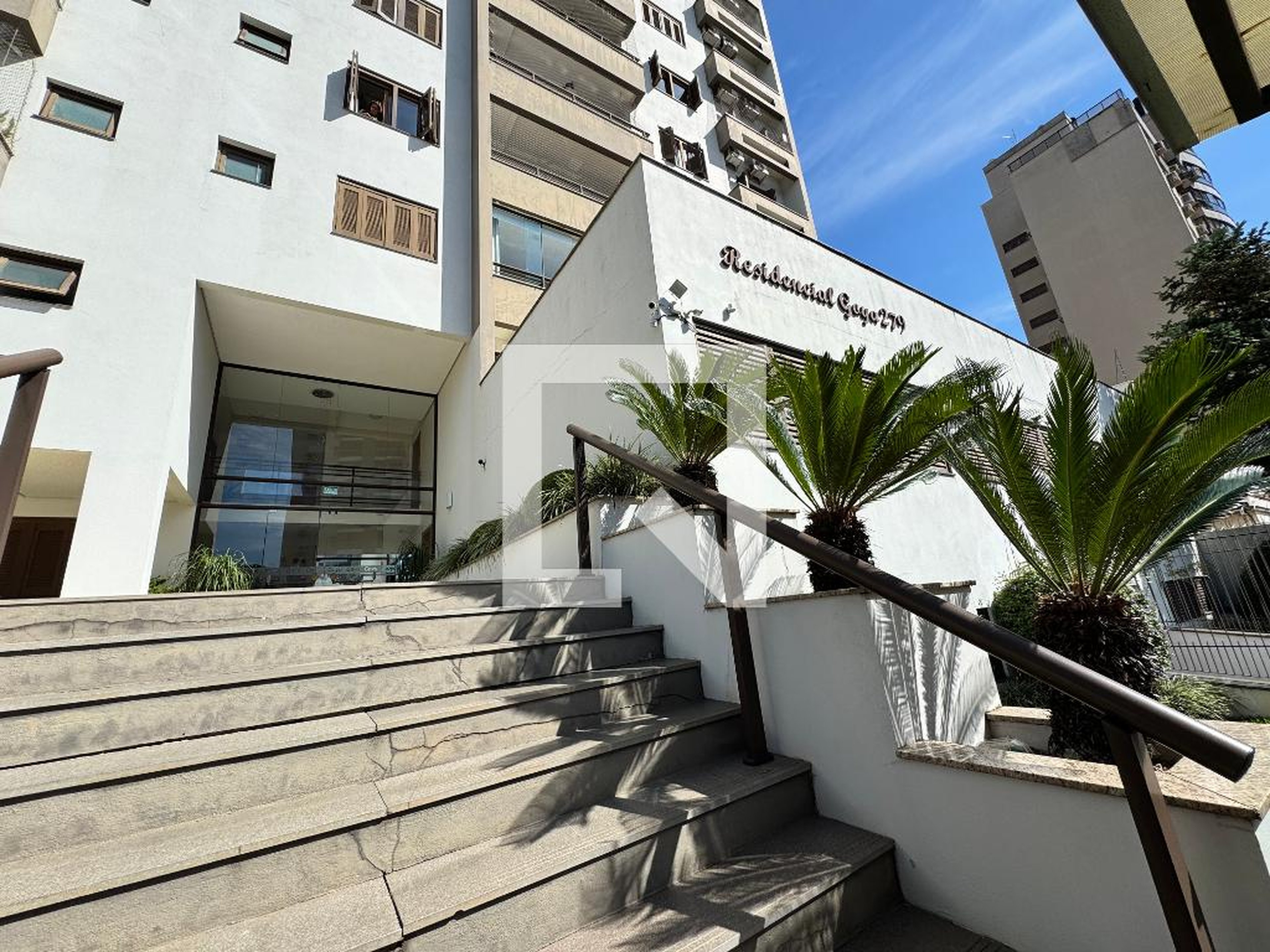 Fachada Condomínio em Rua Felipe Matte, 279