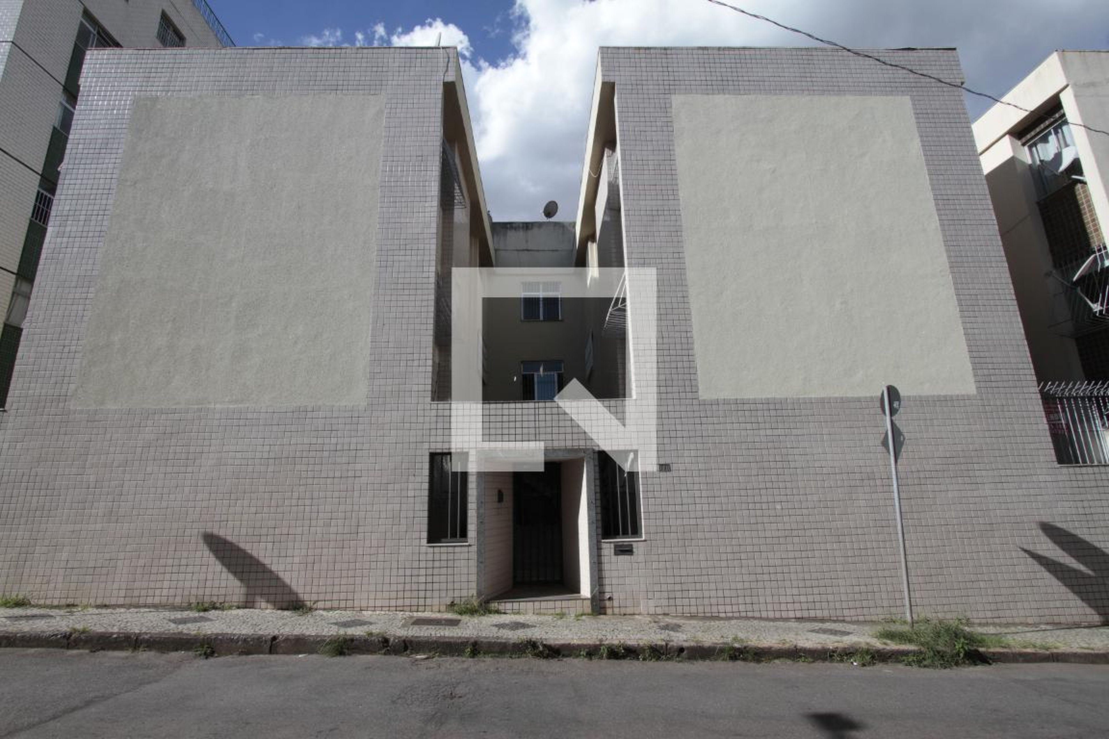 Fachada Condomínio em Rua Padre Pedro Evangelista, 140