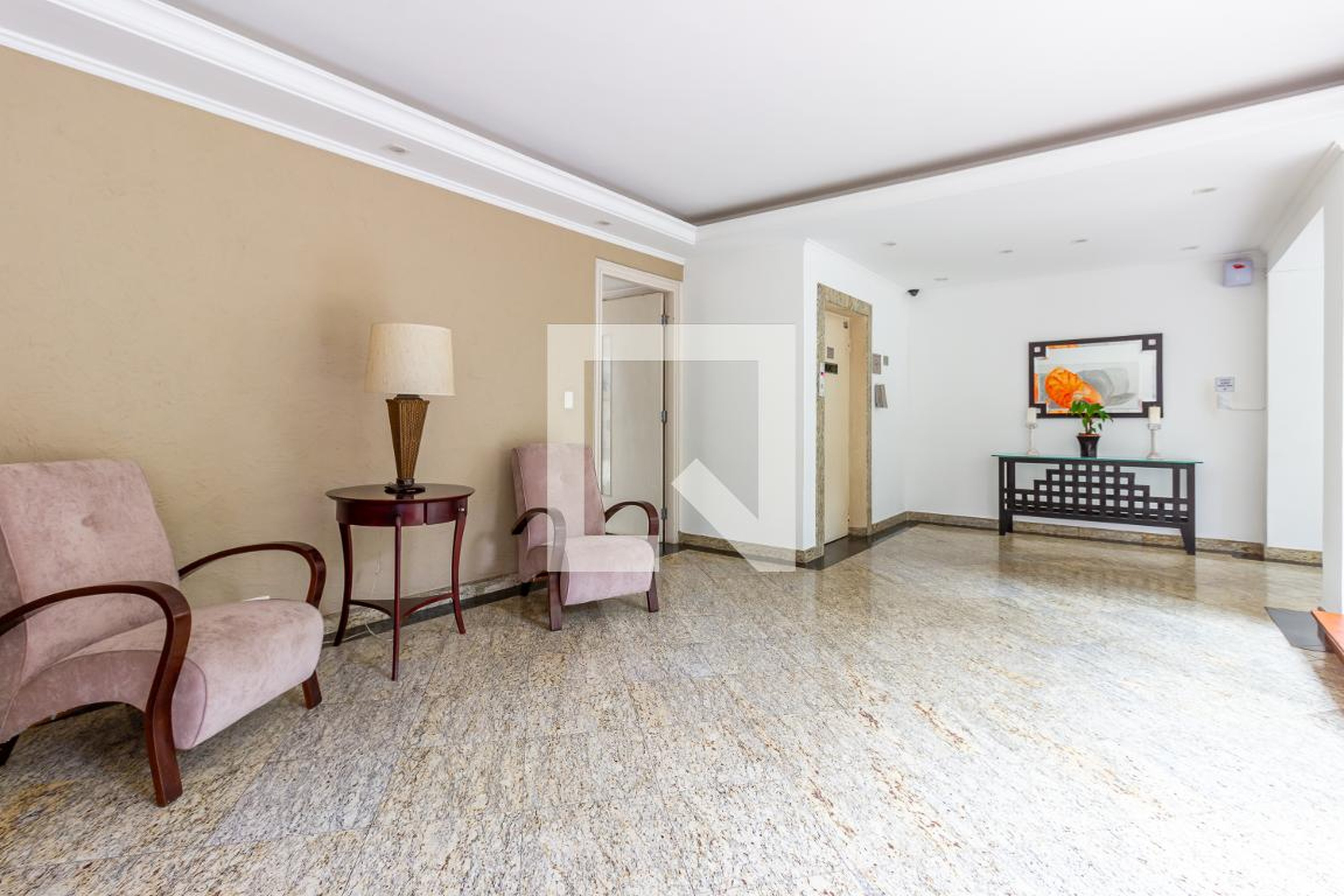 Hall - Cabo Frio