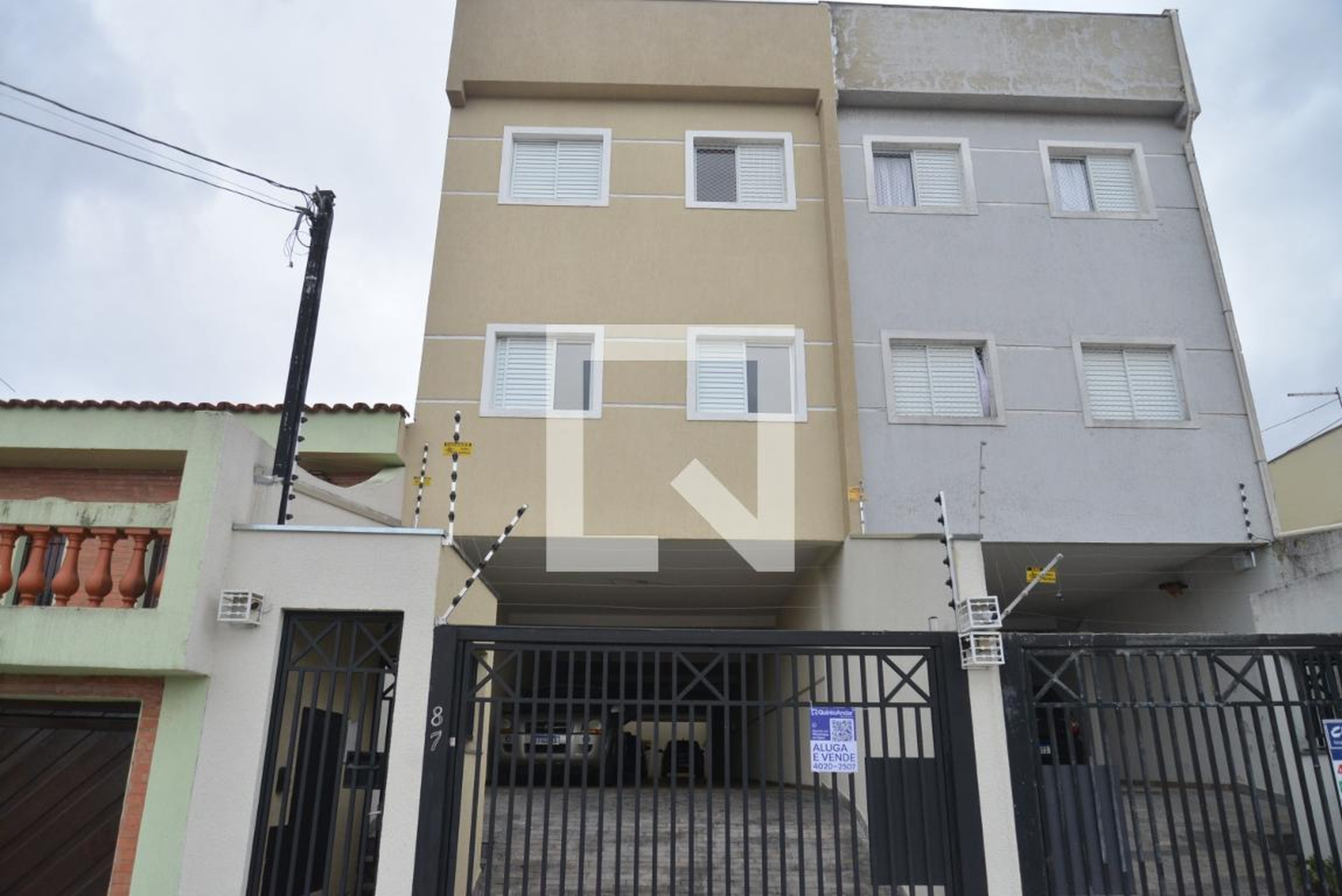 Fachada Condomínio em Rua Líbero, 87