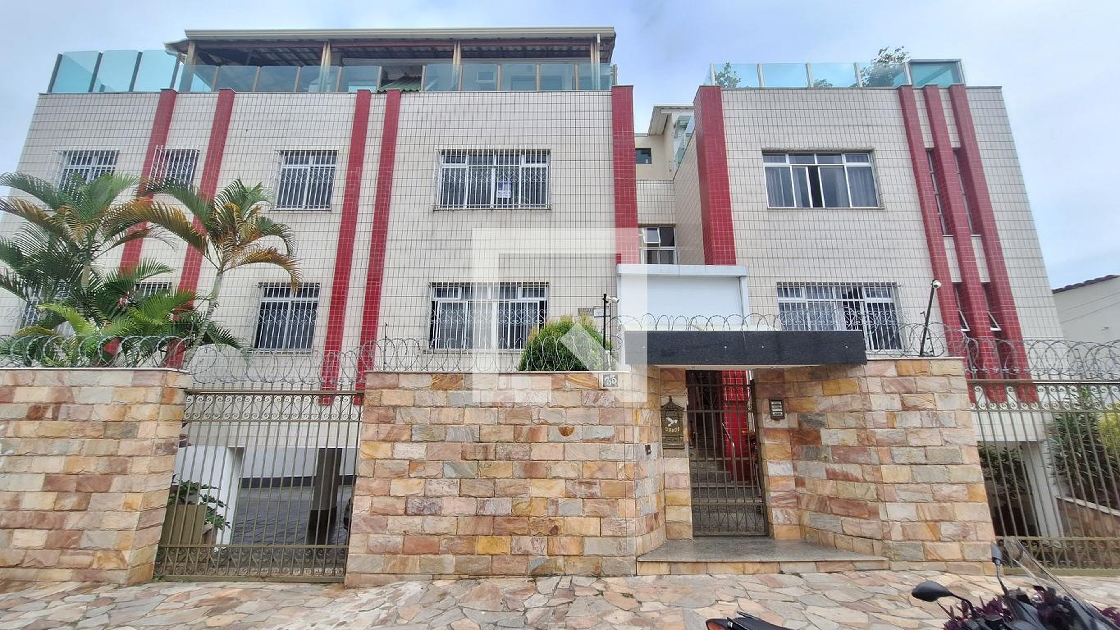 Fachada Condomínio em Rua Borges, 33