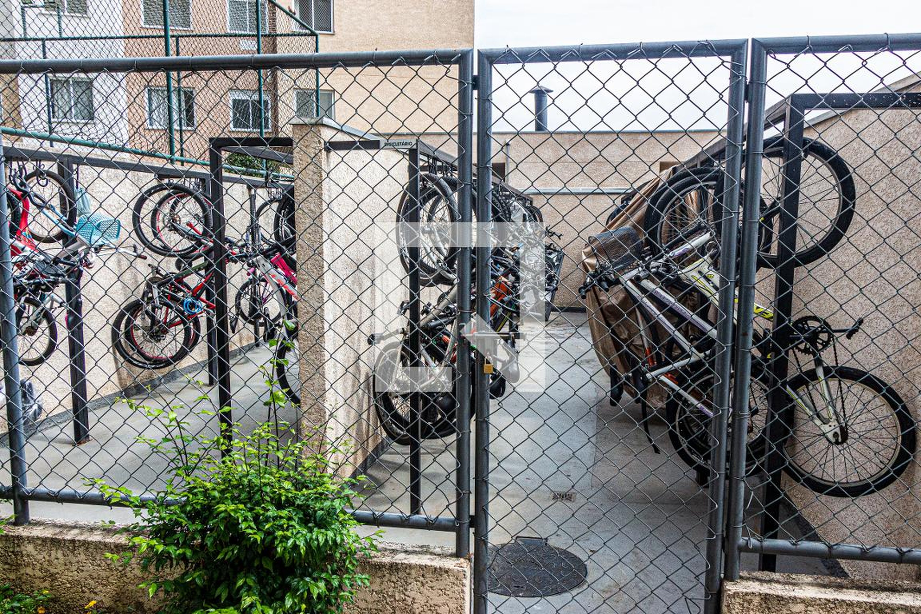Bicicletario - Pics Econ Construtora