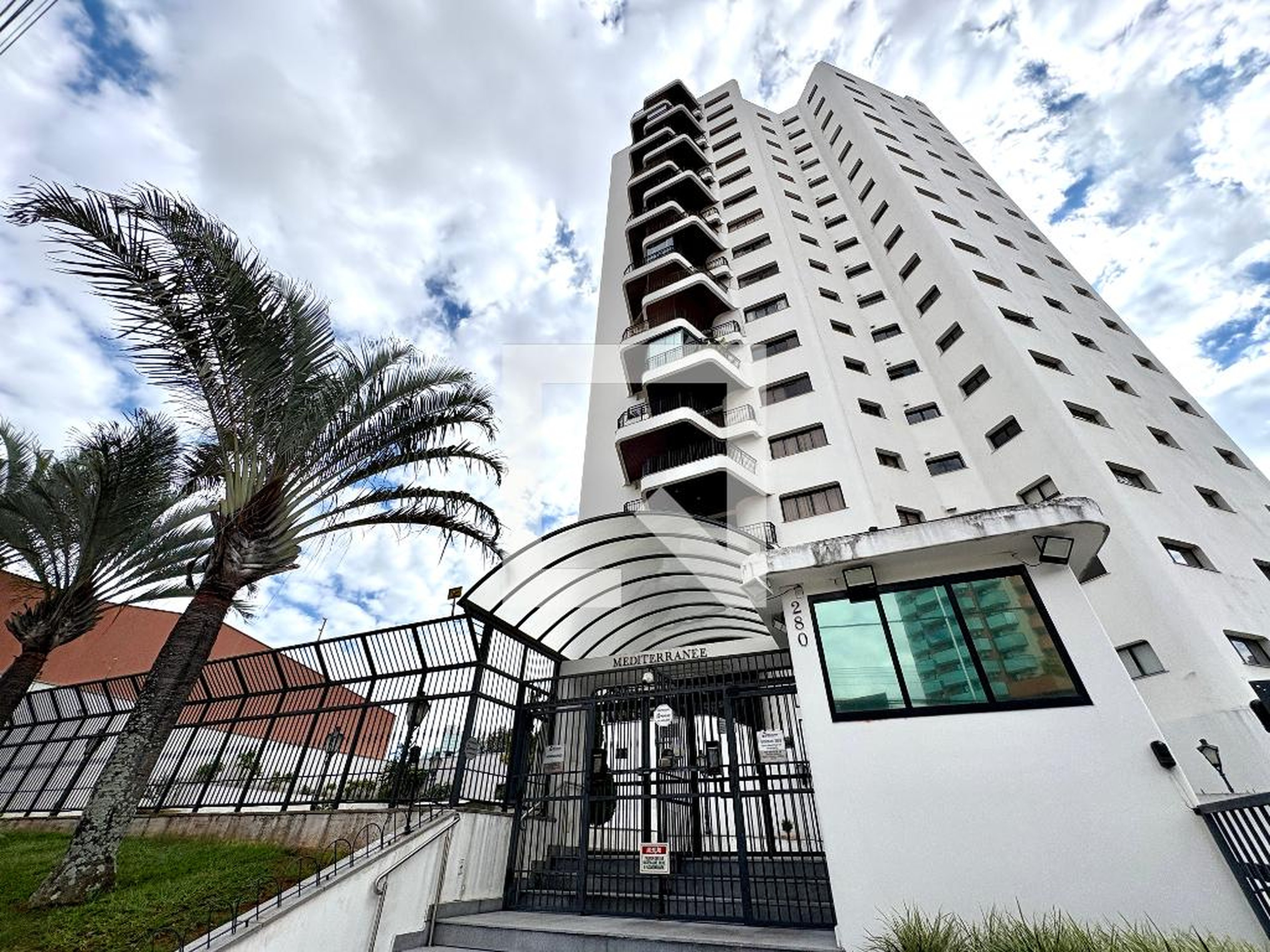 Fachada Condomínio Mediterranee