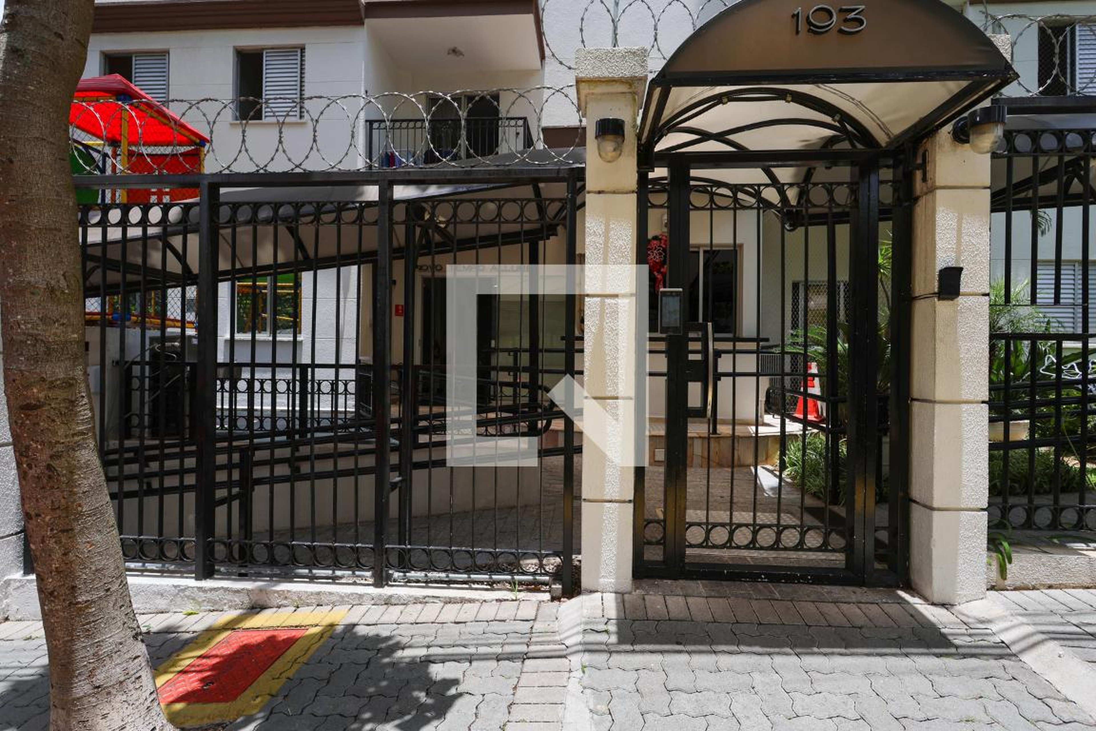 Fachada do condomínio Condomínio em Avenida João Pessoa, 193