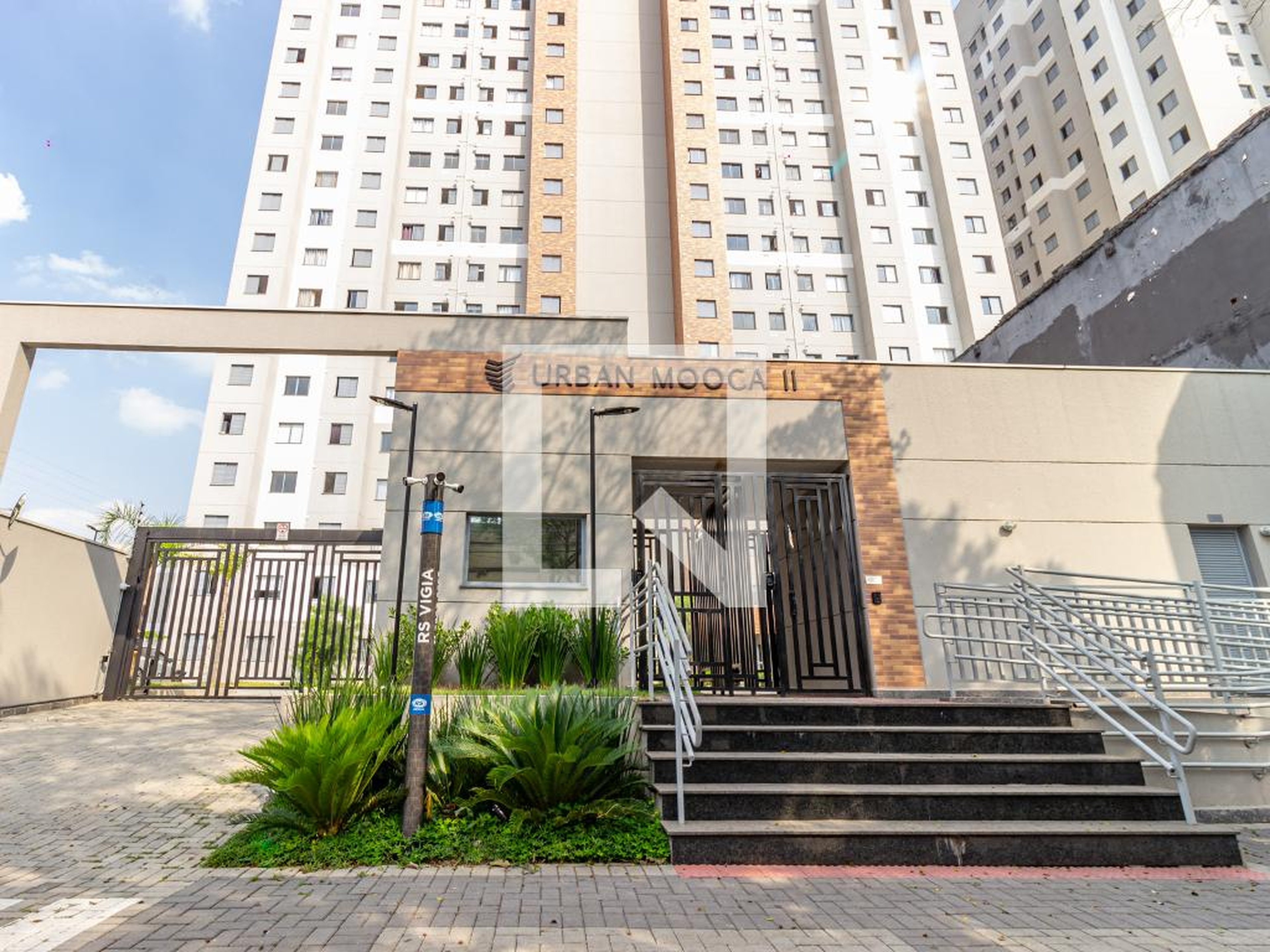 Fachada Condomínio em Rua Frei Gaspar, 100