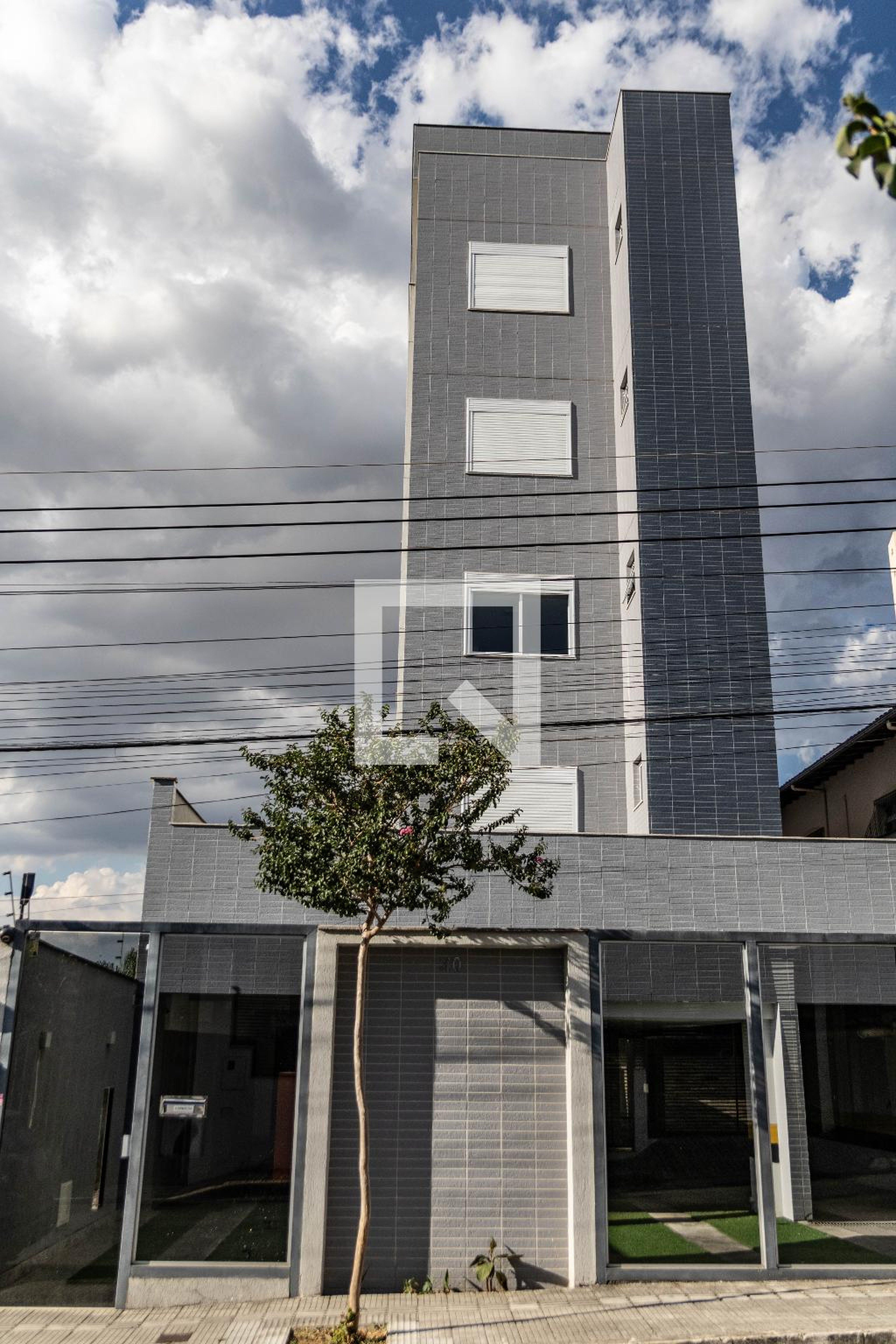Fachada do Prédio Condomínio em Rua Encantado, 40