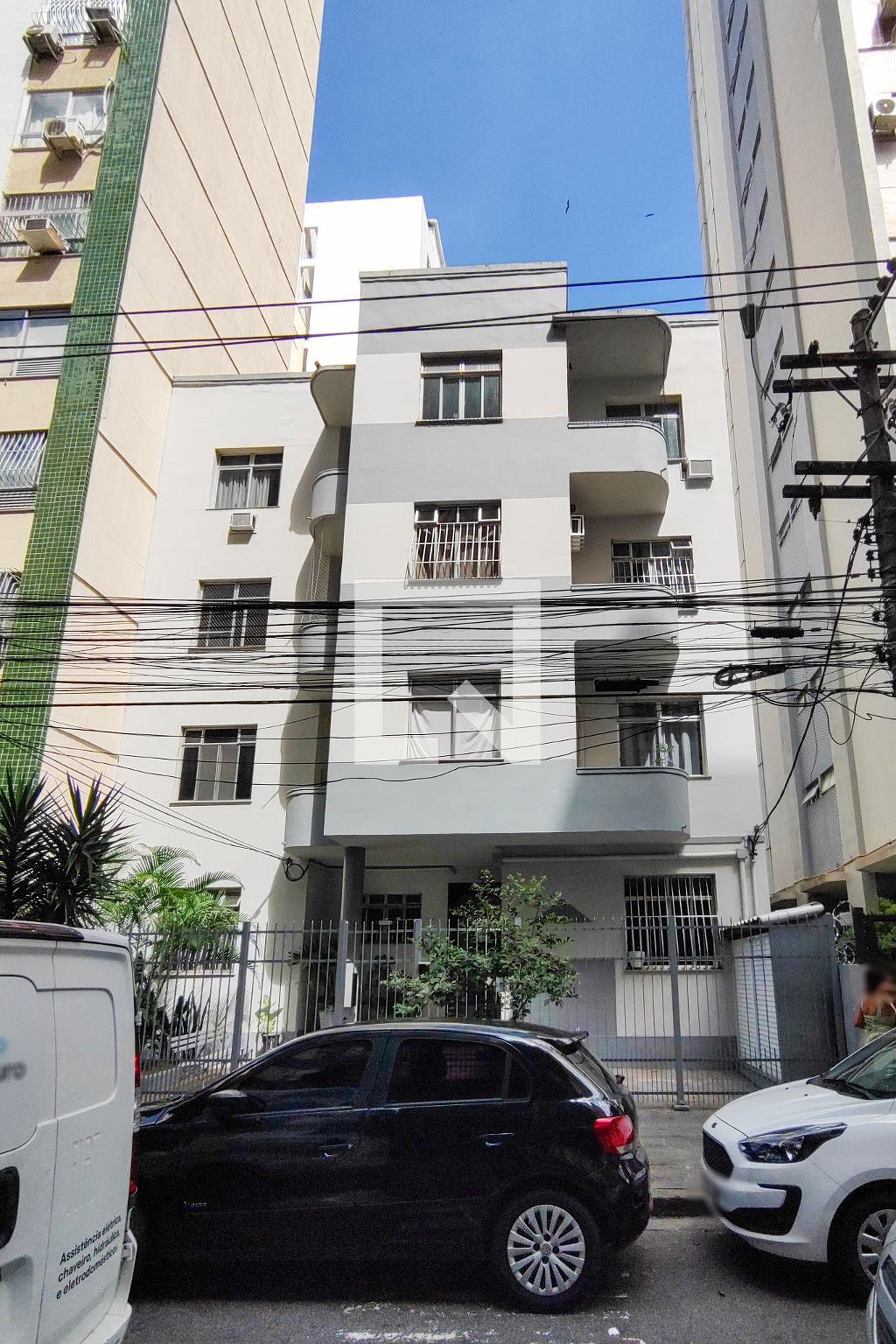 Fachada do Prédio Condomínio em Rua Coronel Moreira César, 84