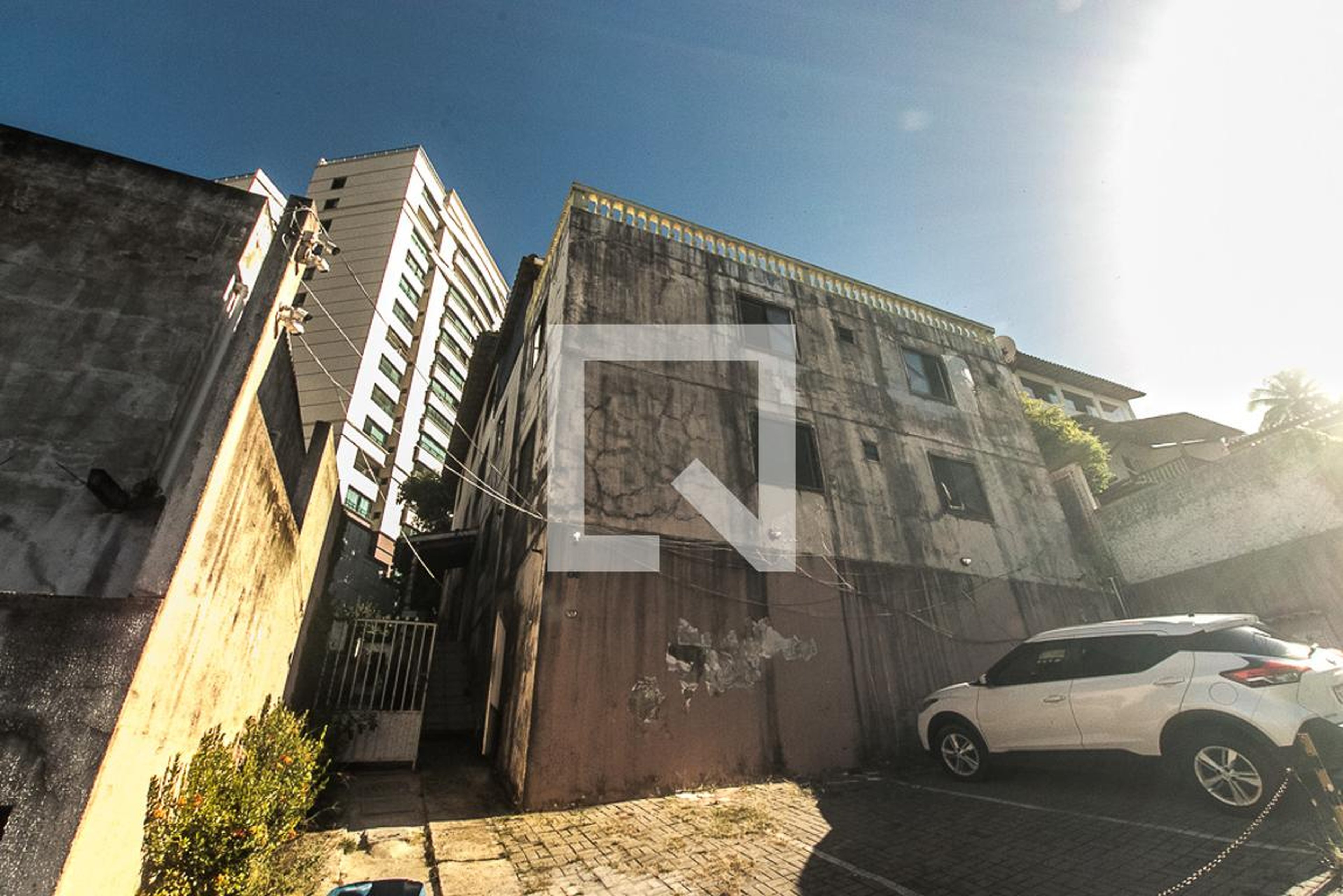 Fachada Condomínio em Travessa Albertino Cabral Henrique, 10