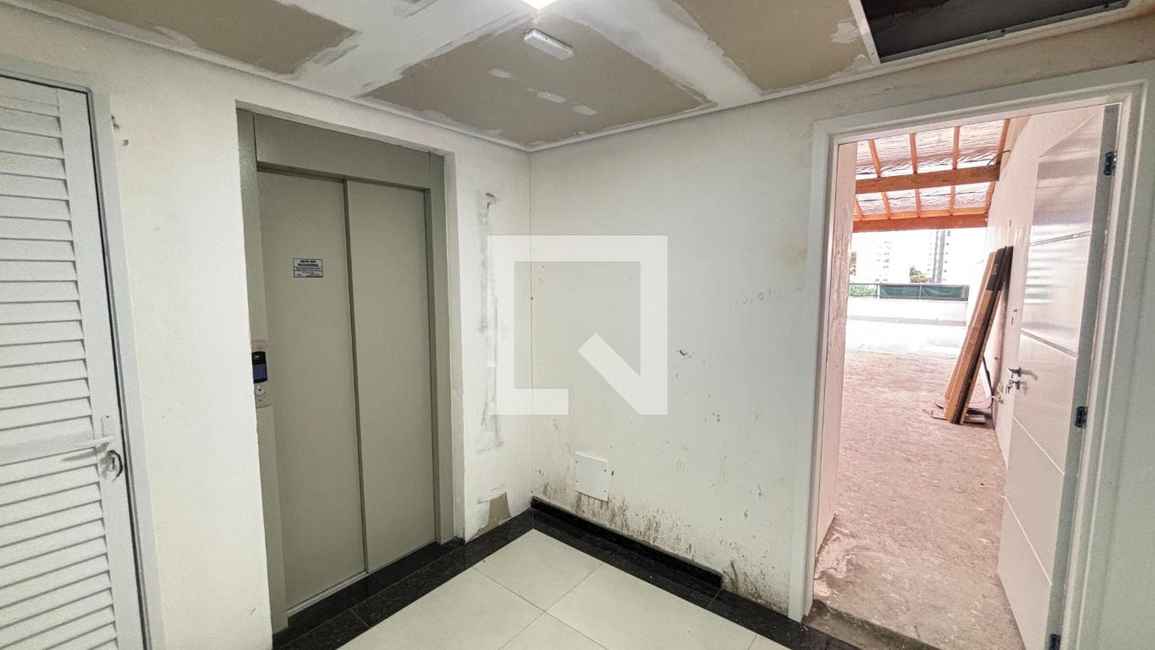 Elevador - Rua Nossa Senhora de Fátima, 125, Paraíso, Santo A