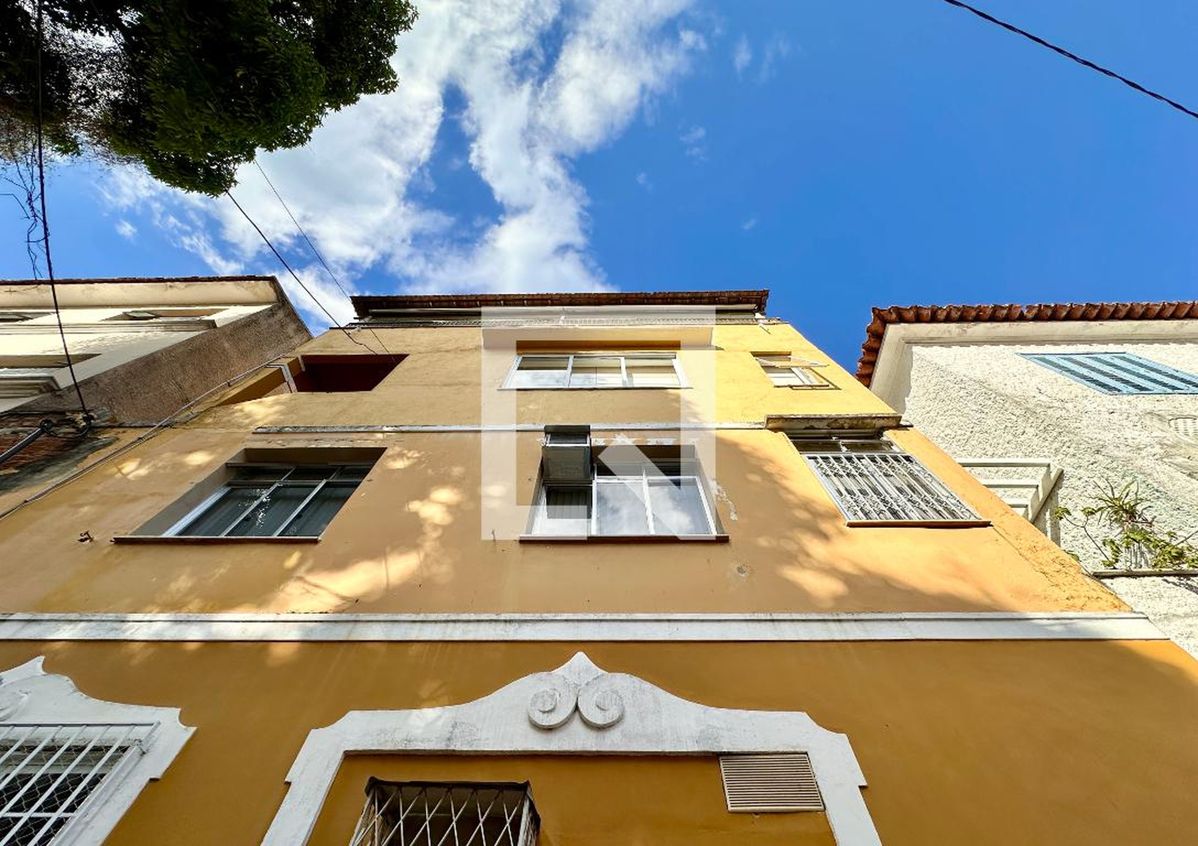 Fachada Condomínio em Rua Cardoso Júnior, 140