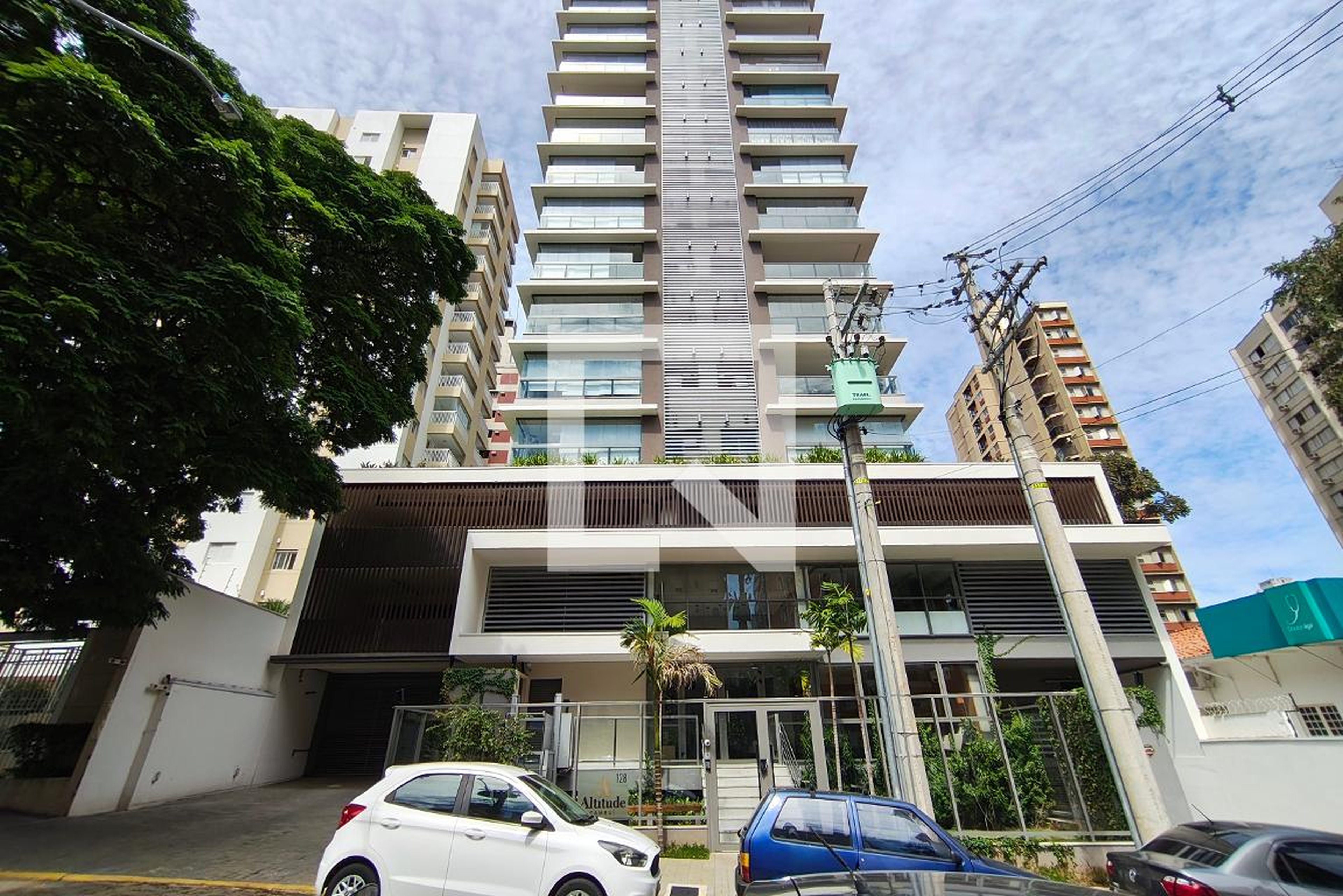 Fachada do Condomínio Condomínio Altitude Cambuí