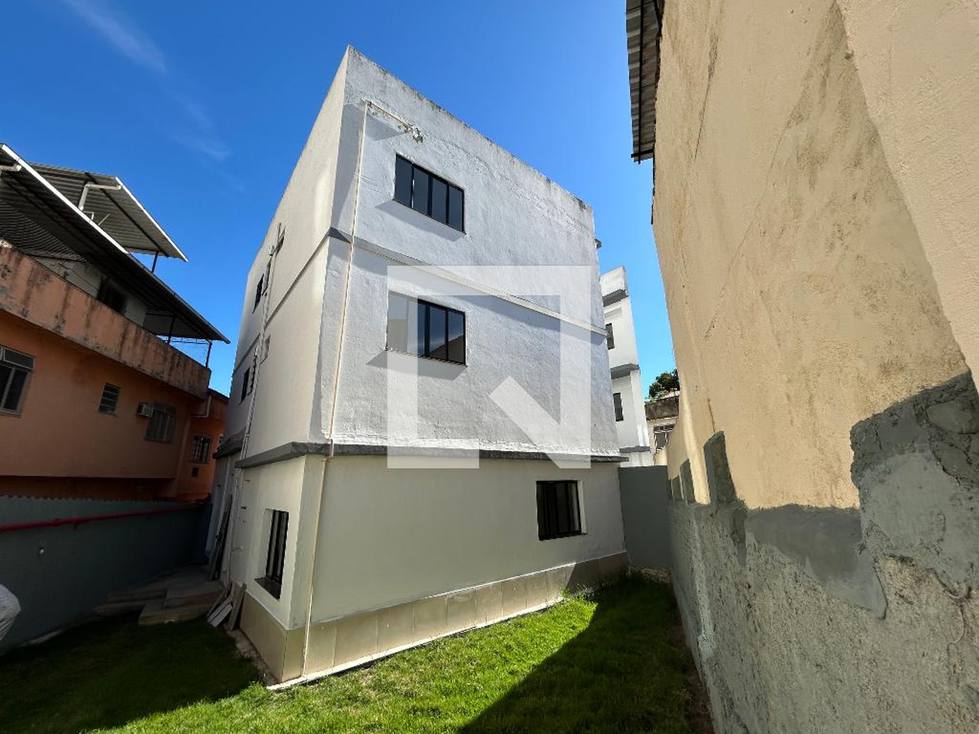 Fachada Condomínio em Rua Vinte e Quatro de Maio, 1217