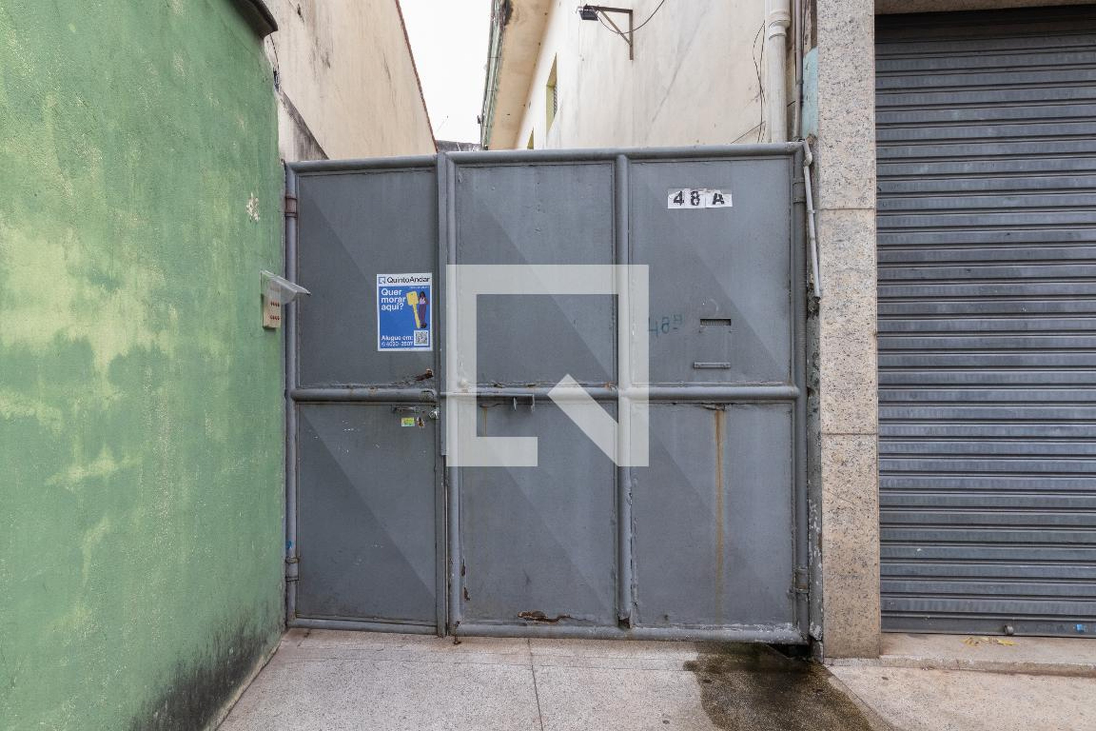 Fachada Condomínio em Rua Tímbales, 48