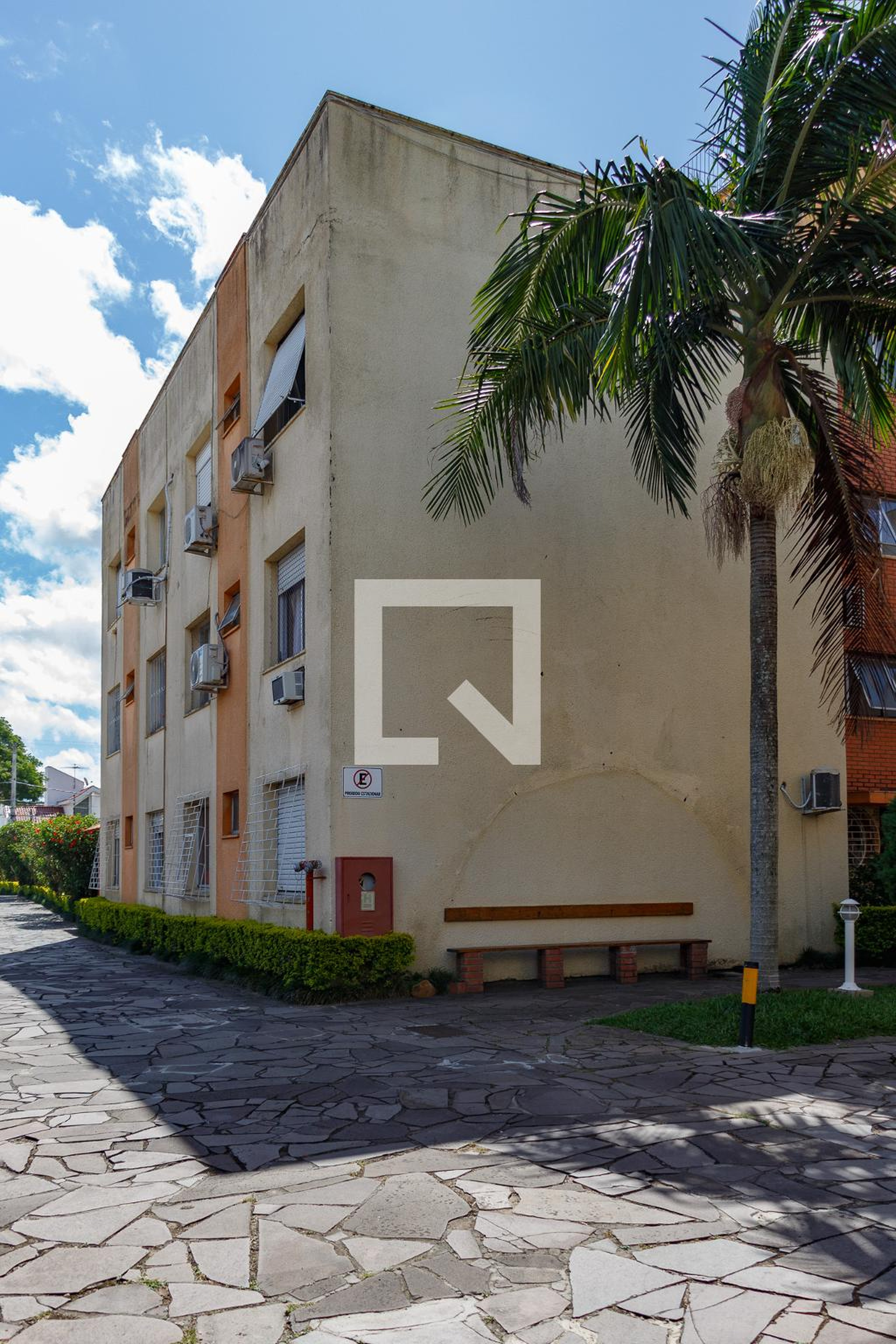 Fachada Condomínio em Rua Camaquã, 715