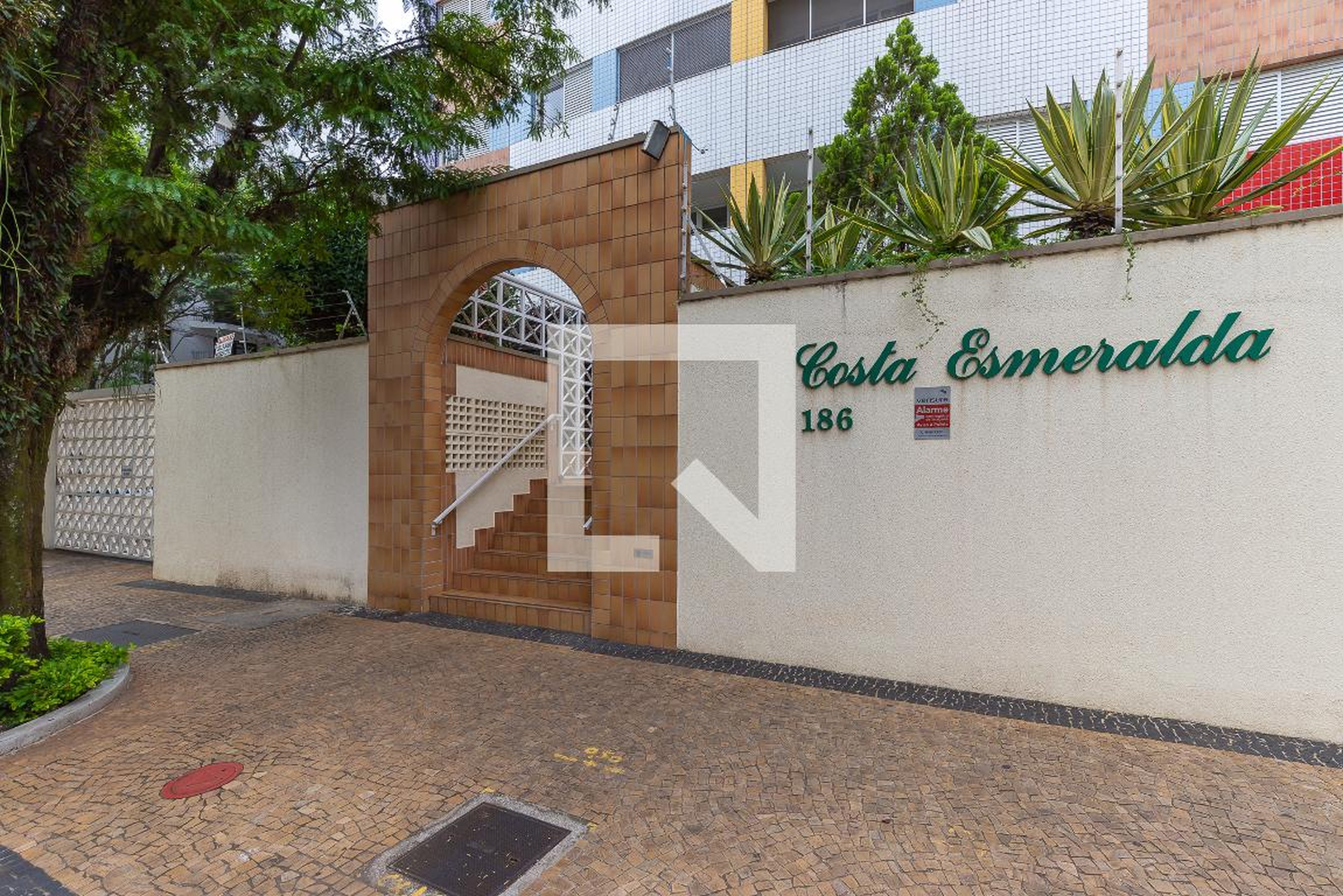 Fachada Condomínio em Rua Barata Ribeiro, 186