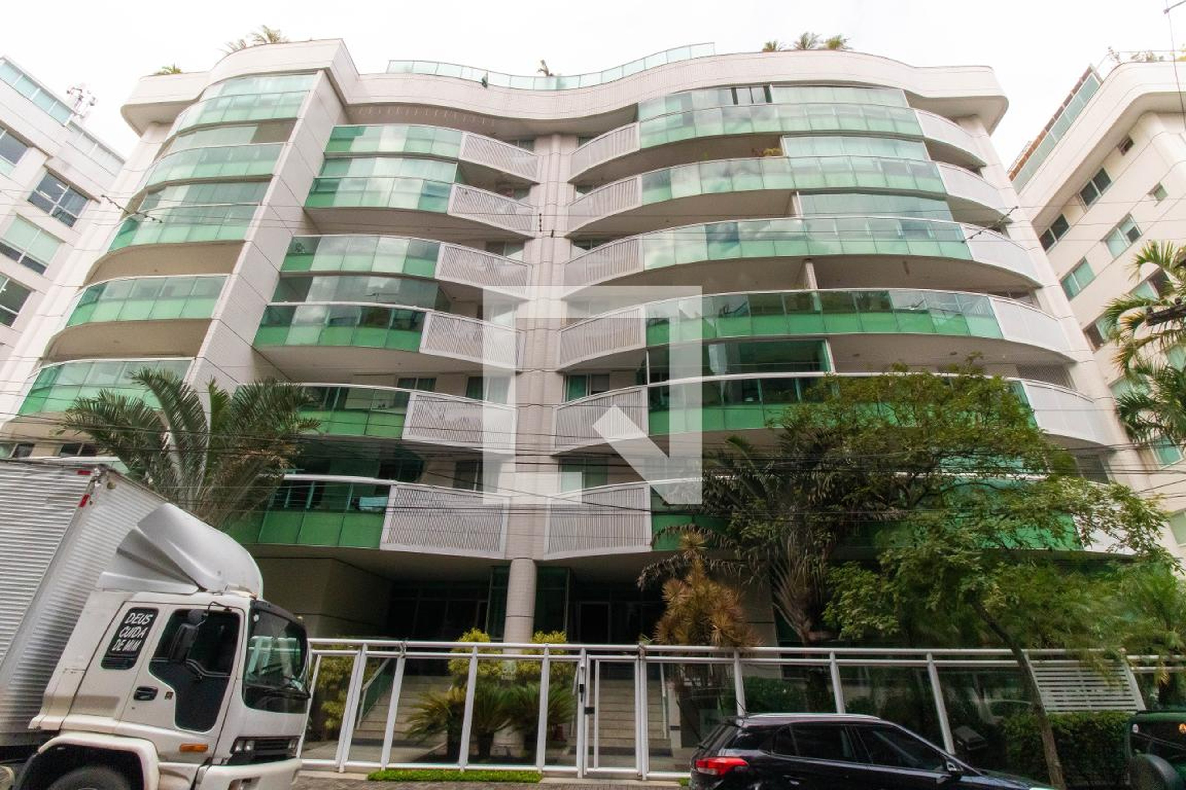 Fachada Condomínio Charitas Best