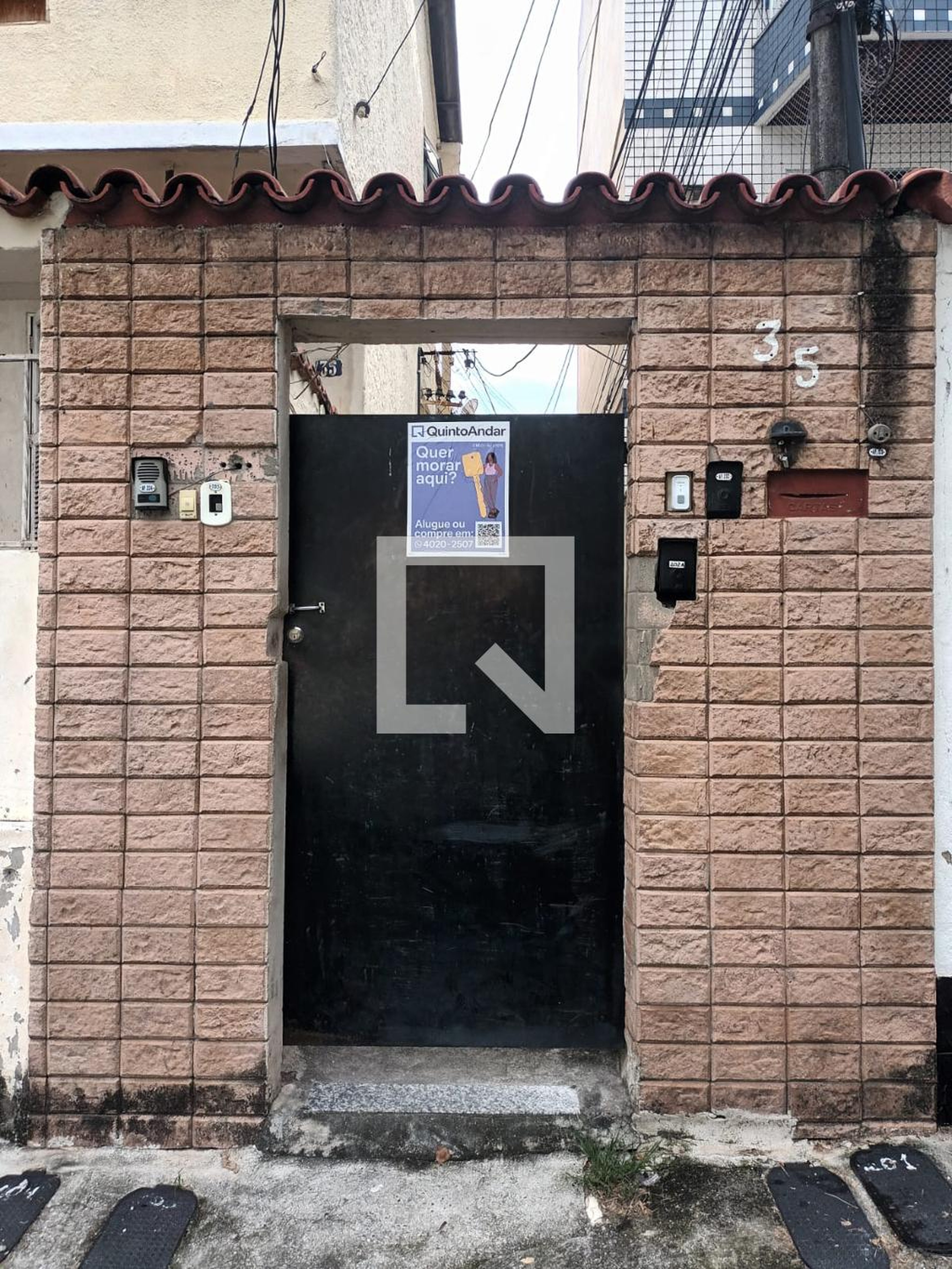 Fachada Condomínio em Rua Domingos Freire, 35