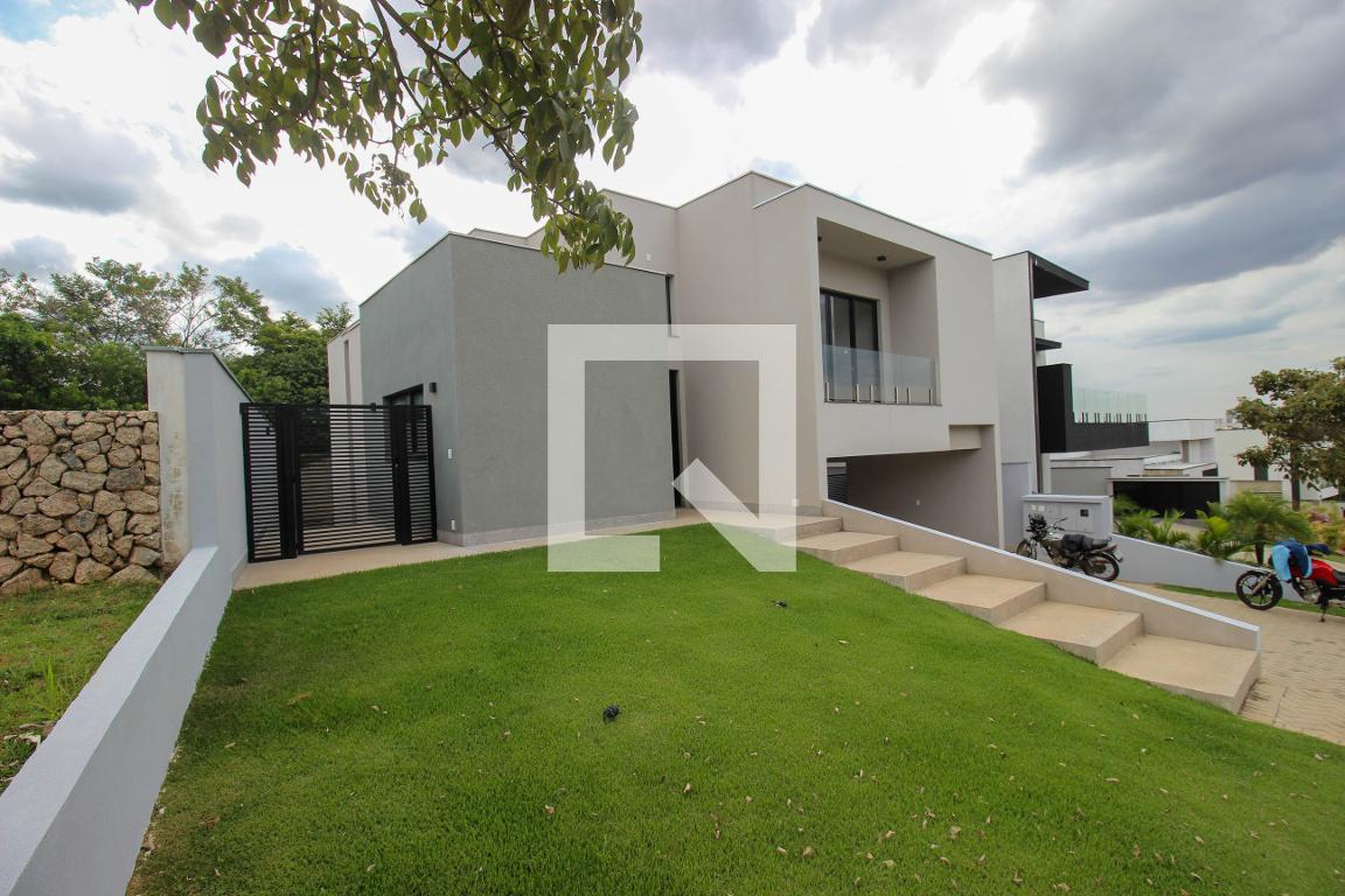 Fachada Condomínio em Avenida Ronaldo K. Piccini, 17